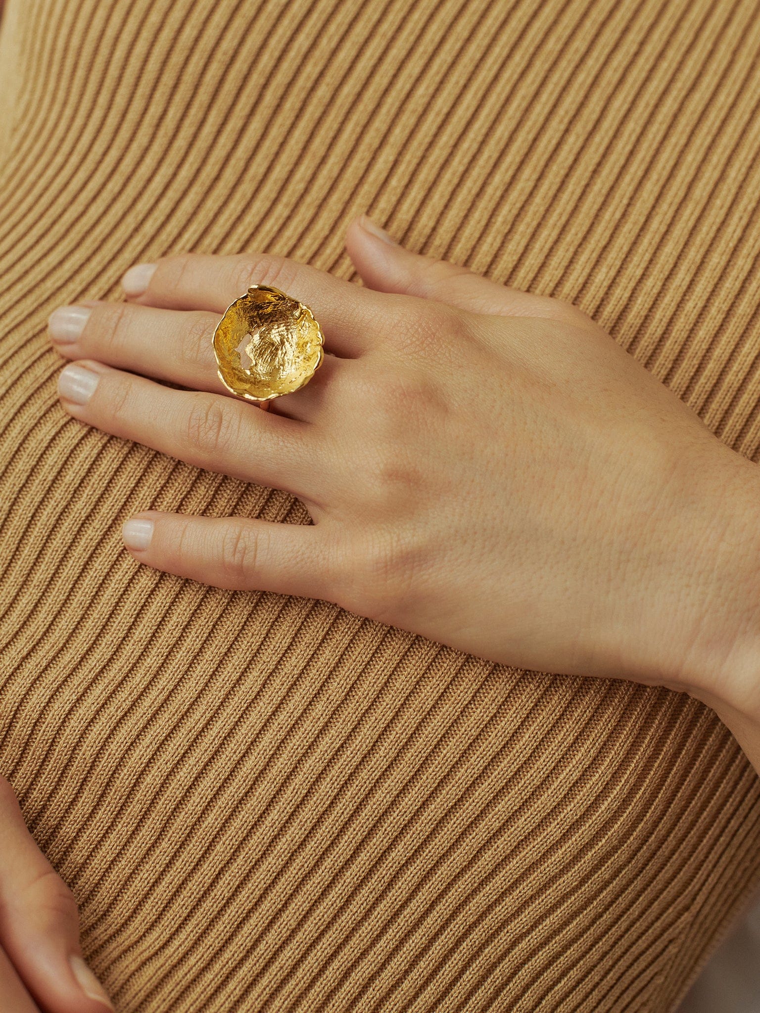 Vacation Sun Ring Gold in Gold made by Eva Remenyi