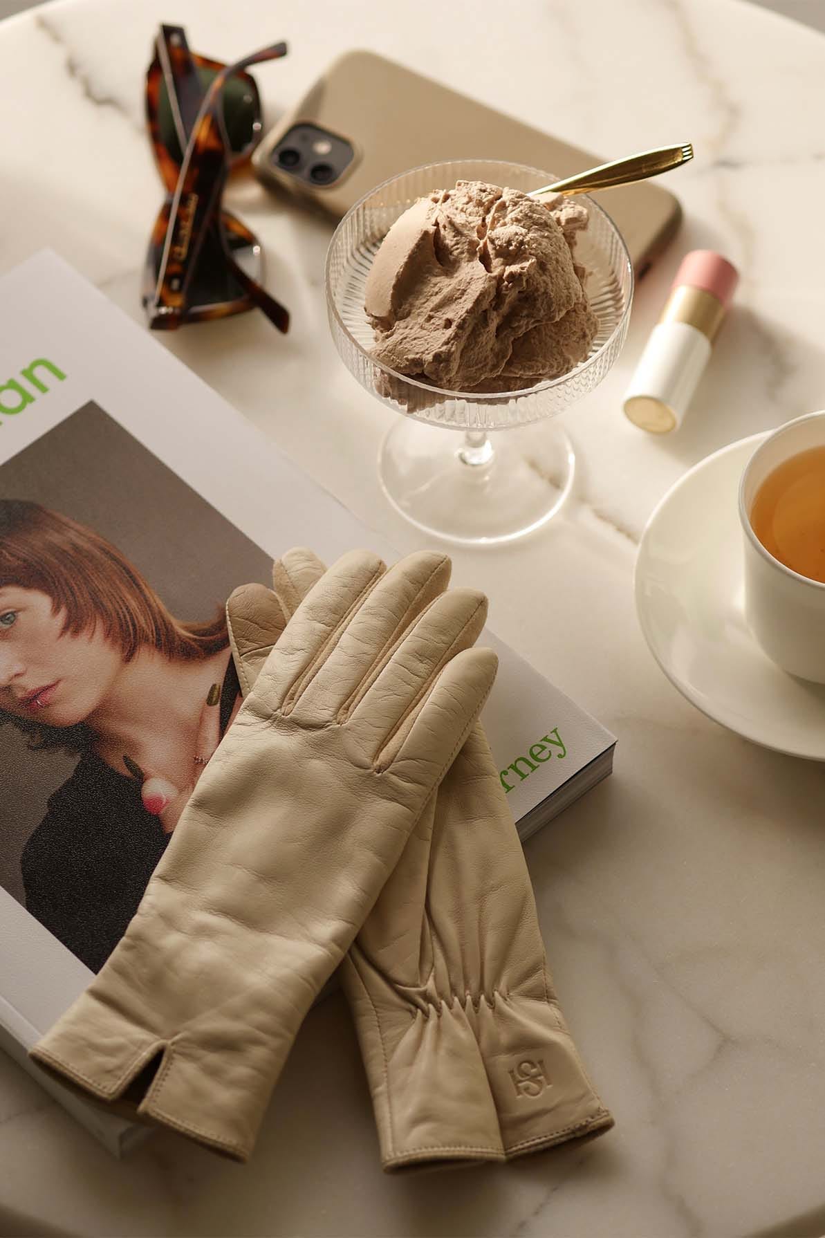 Essentials Cream made by Handsome Stockholm