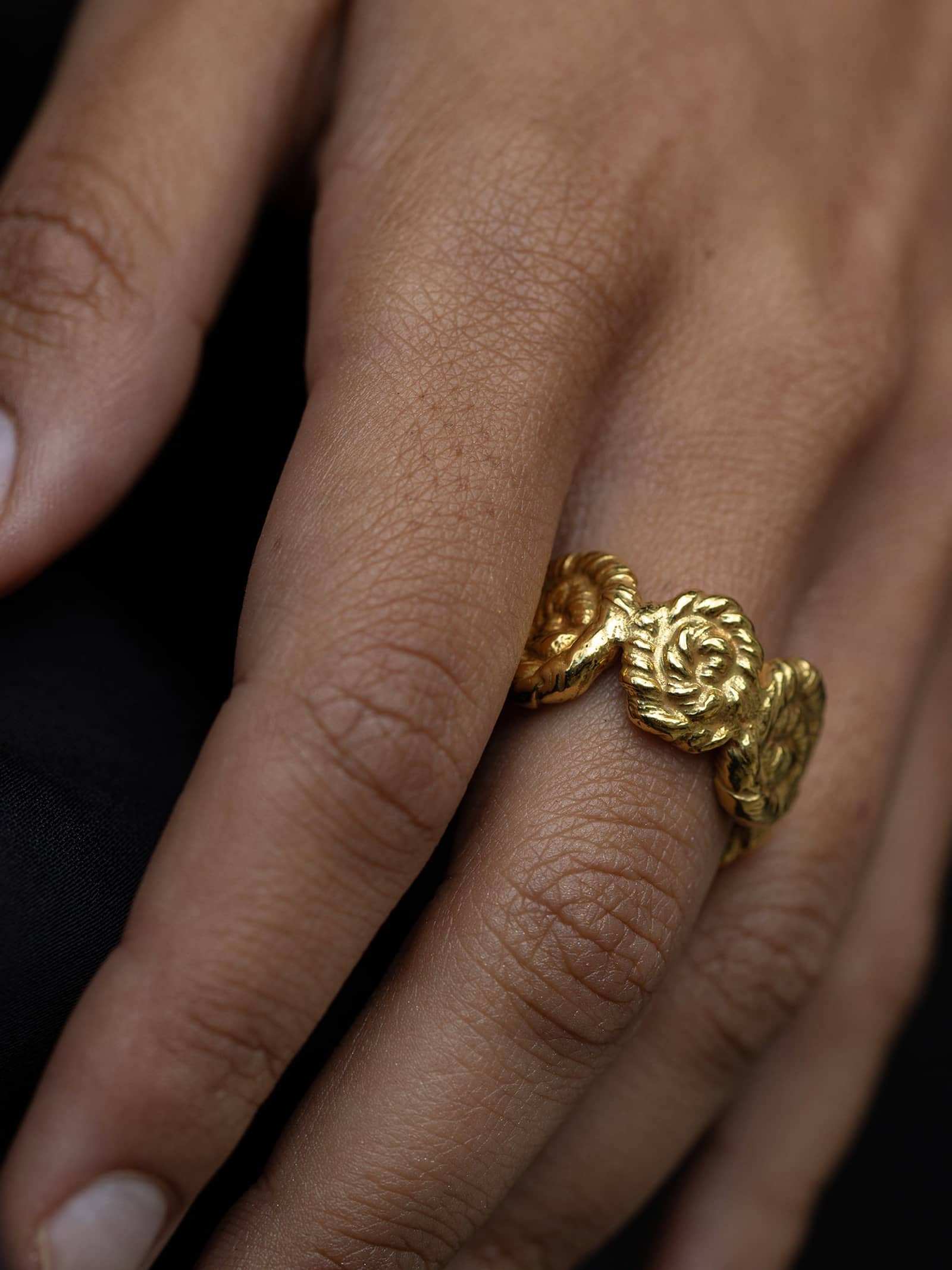 Nautilus Chunky Ring Gold in Gold made by Eva Remenyi