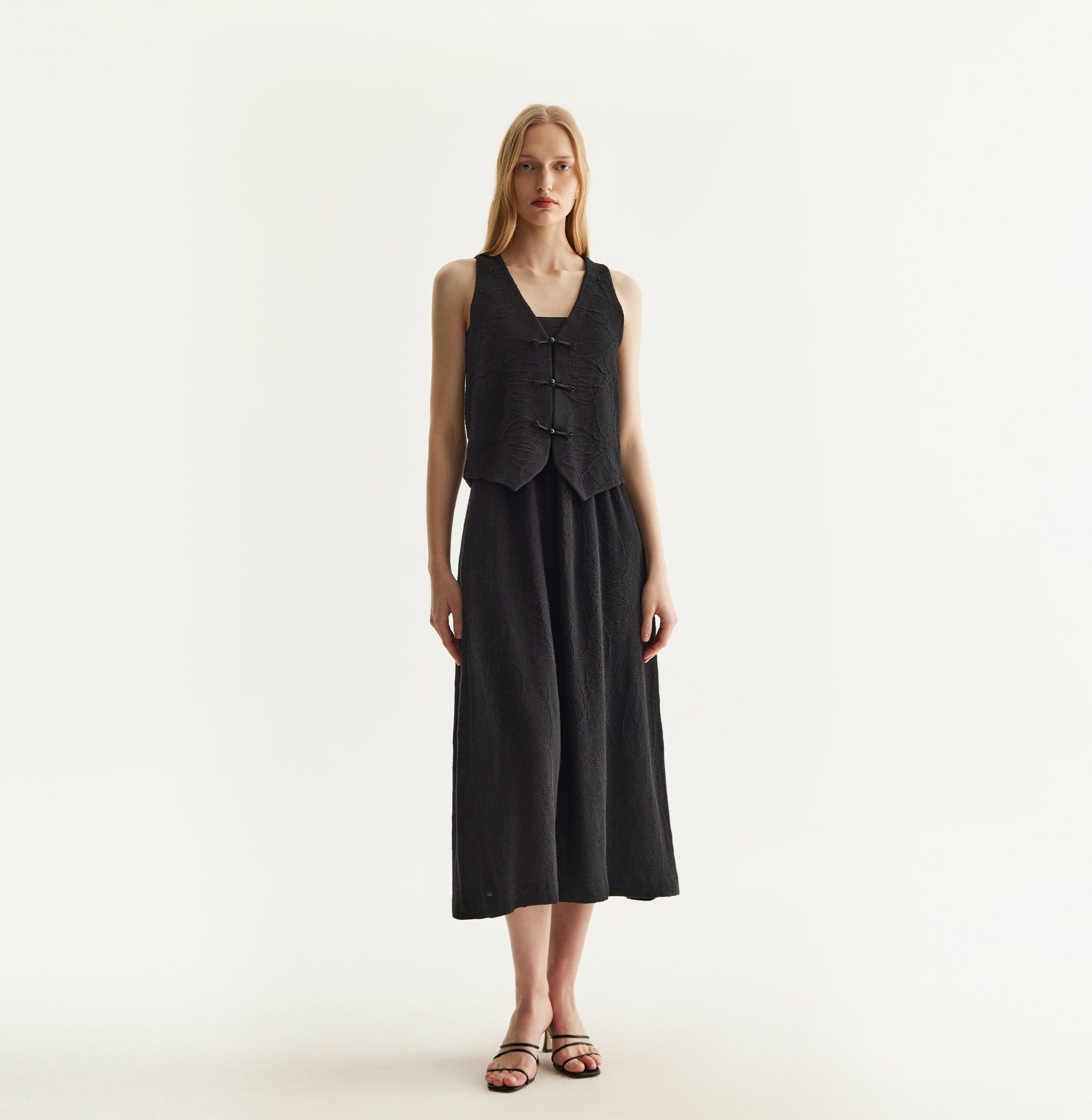 CHINESE STYLE FLORAL TEXTURED WAISTCOAT made by CRUSH Collection