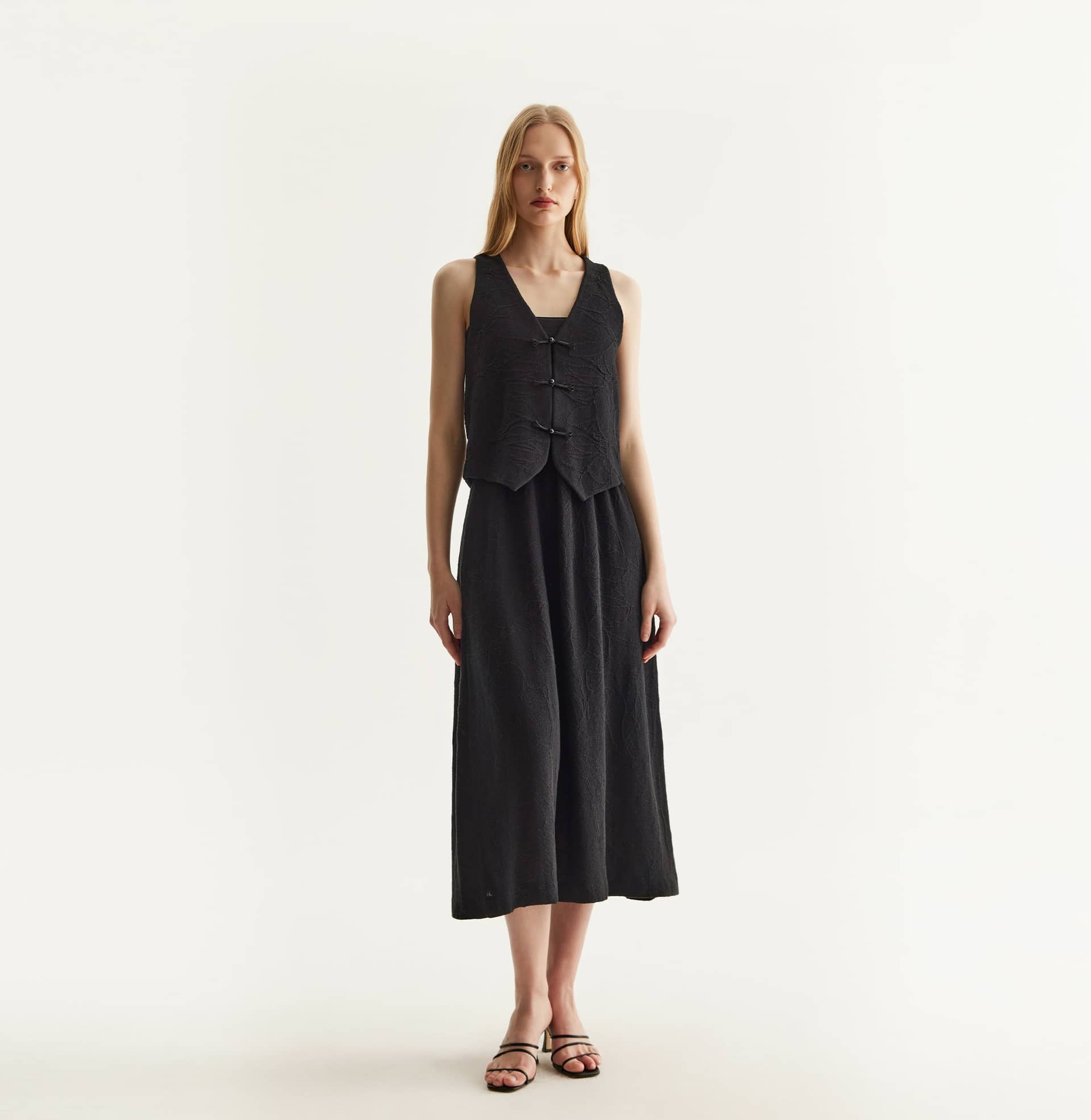 CHINESE STYLE FLORAL TEXTURED WAISTCOAT made by CRUSH Collection