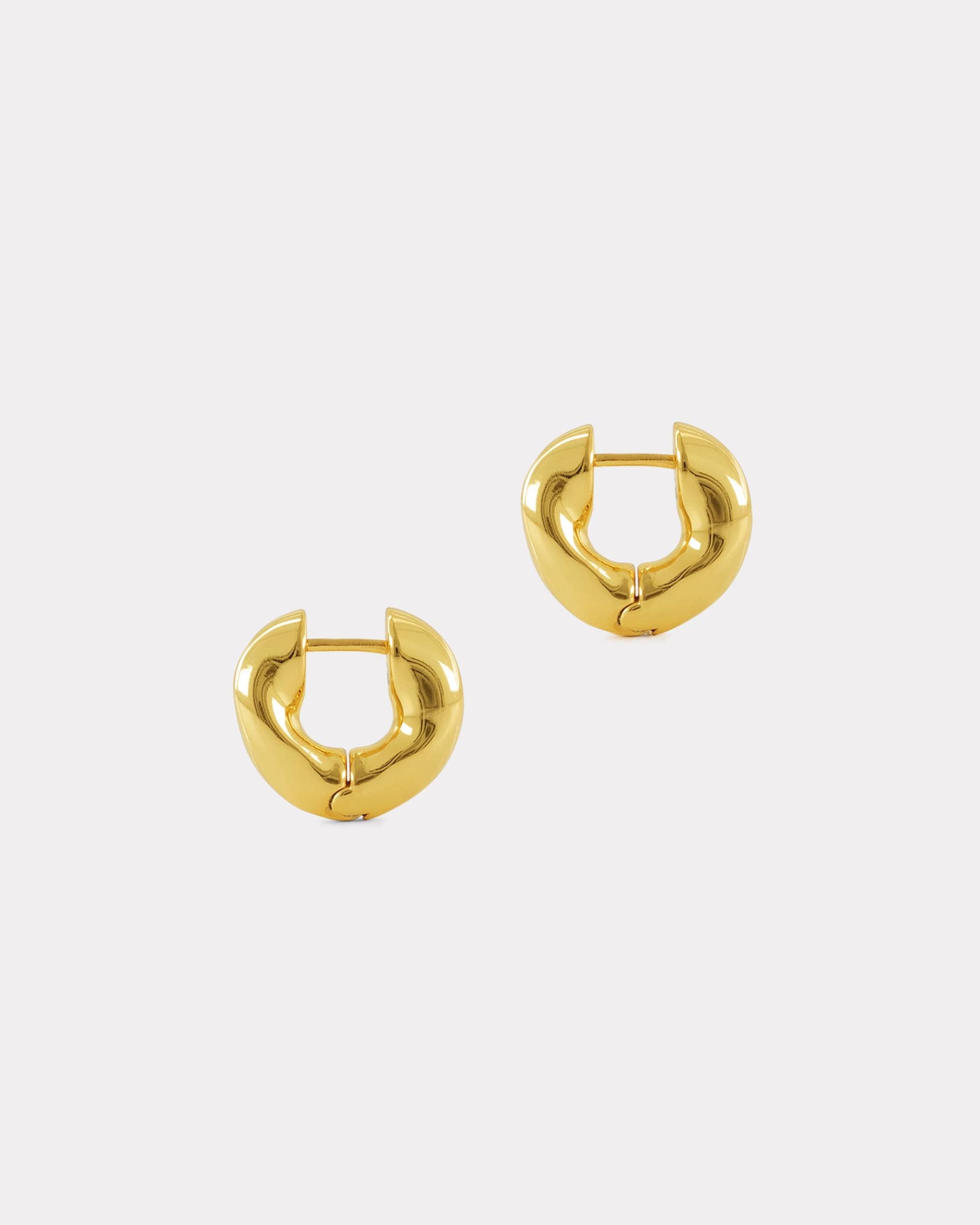 The Huggie Earrings - Gold made by ESSEN