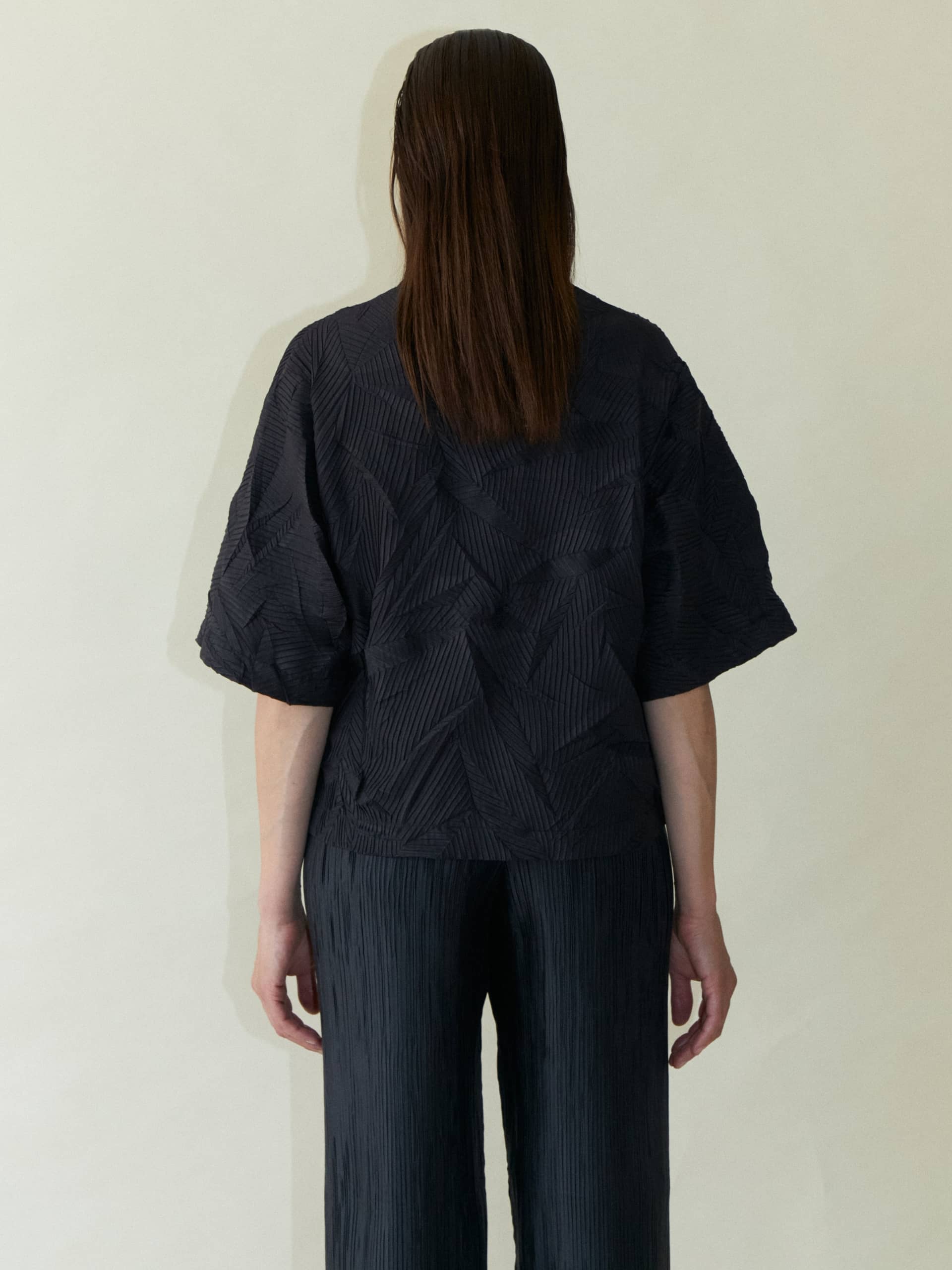 Origami Short-Sleeved Cropped Shirt - Black made by CAHAYA STUDIOS