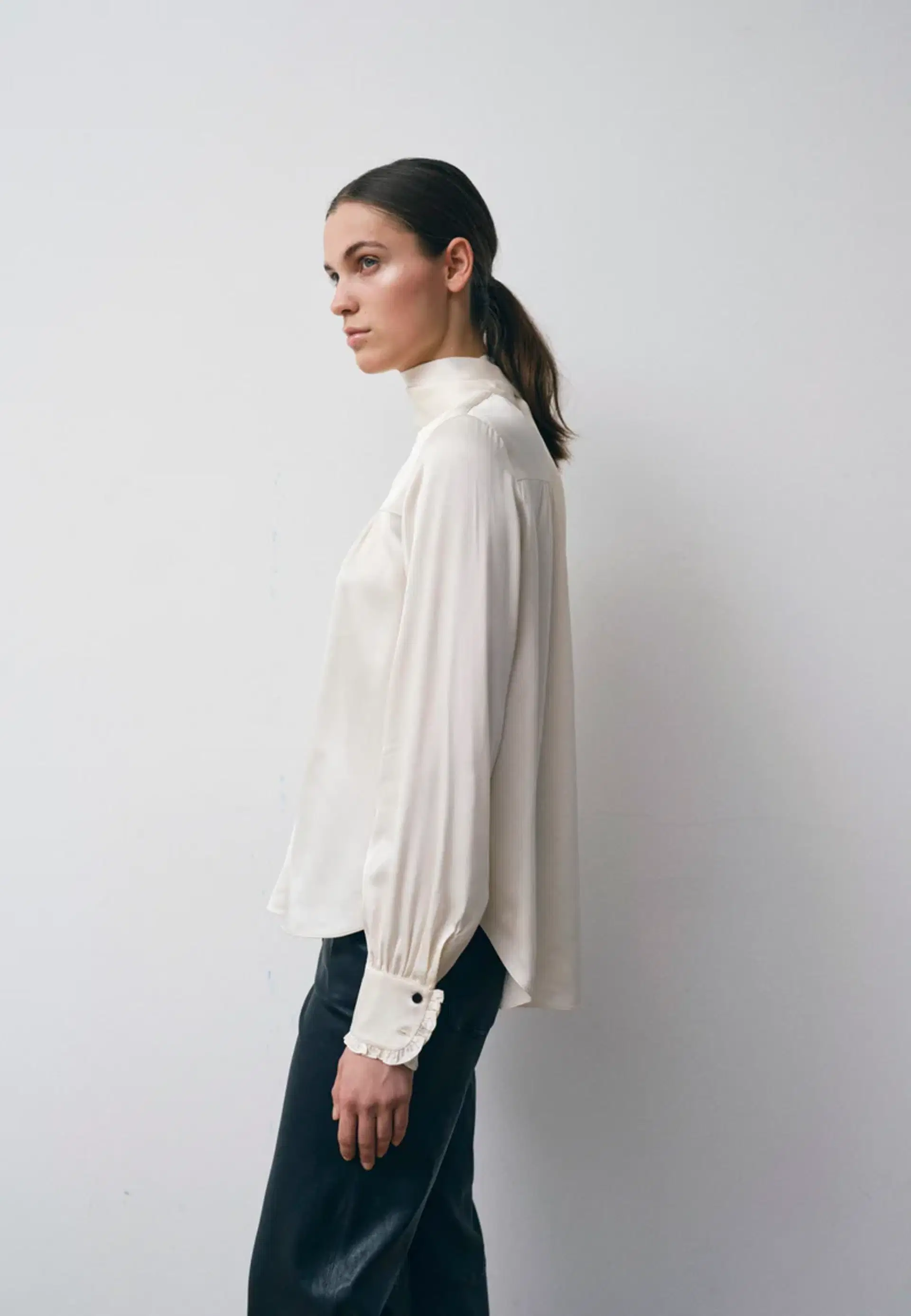 Alba Blouse - Off White made by HERSKIND
