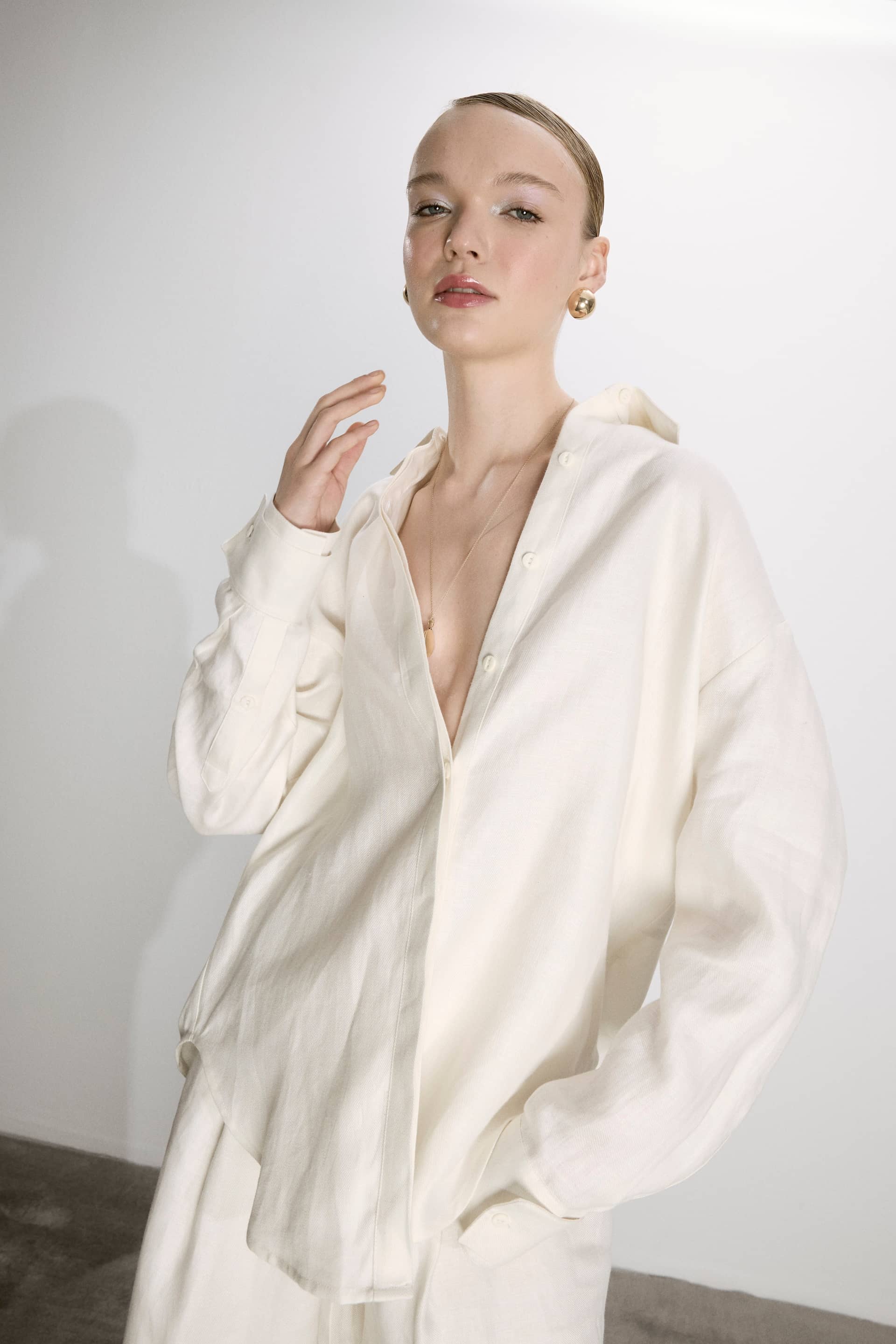 Ravenna Linen Shirt In White made by Nazli Ceren