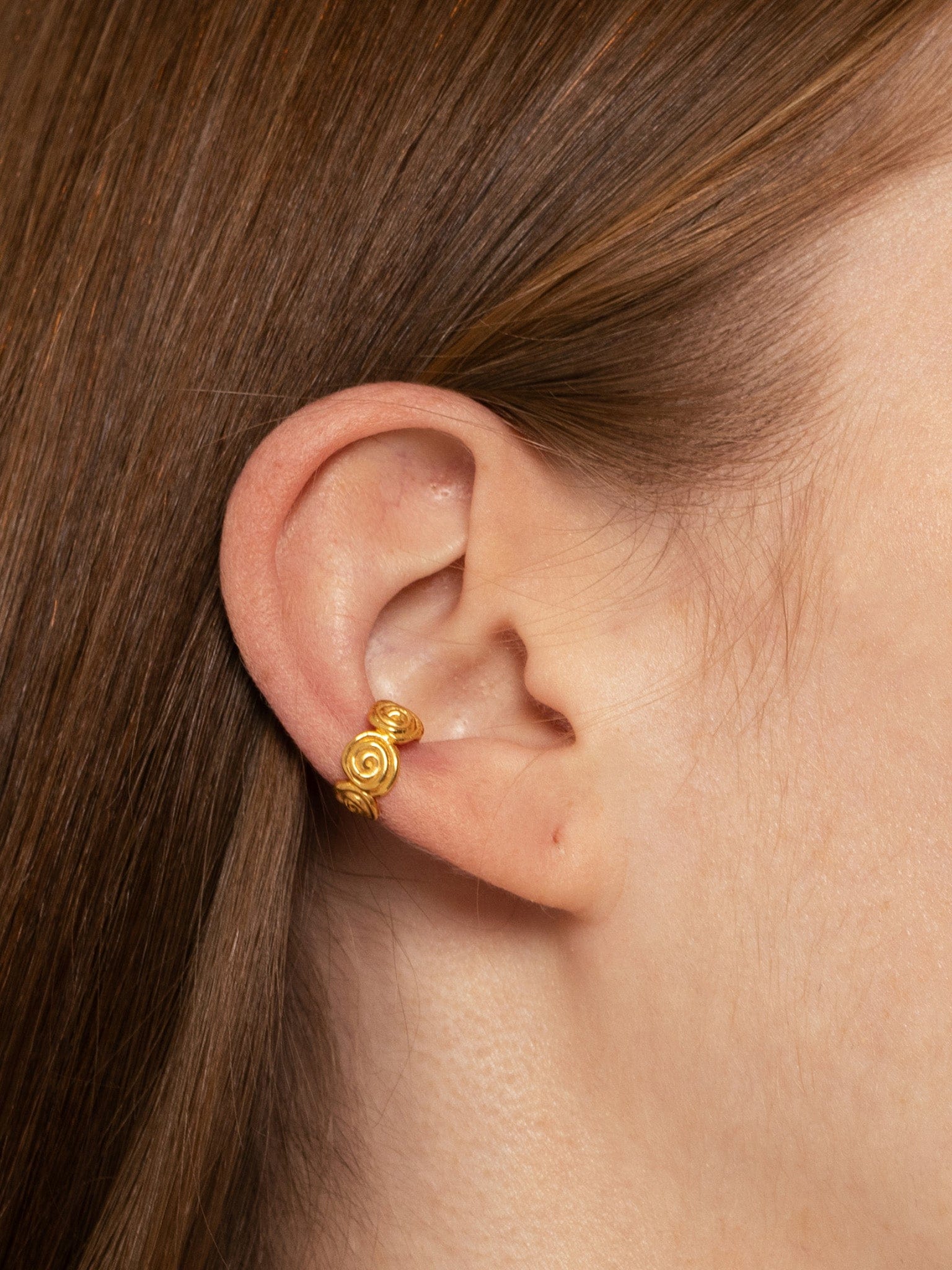 Origin Ear Cuff Gold made by Eva Remenyi