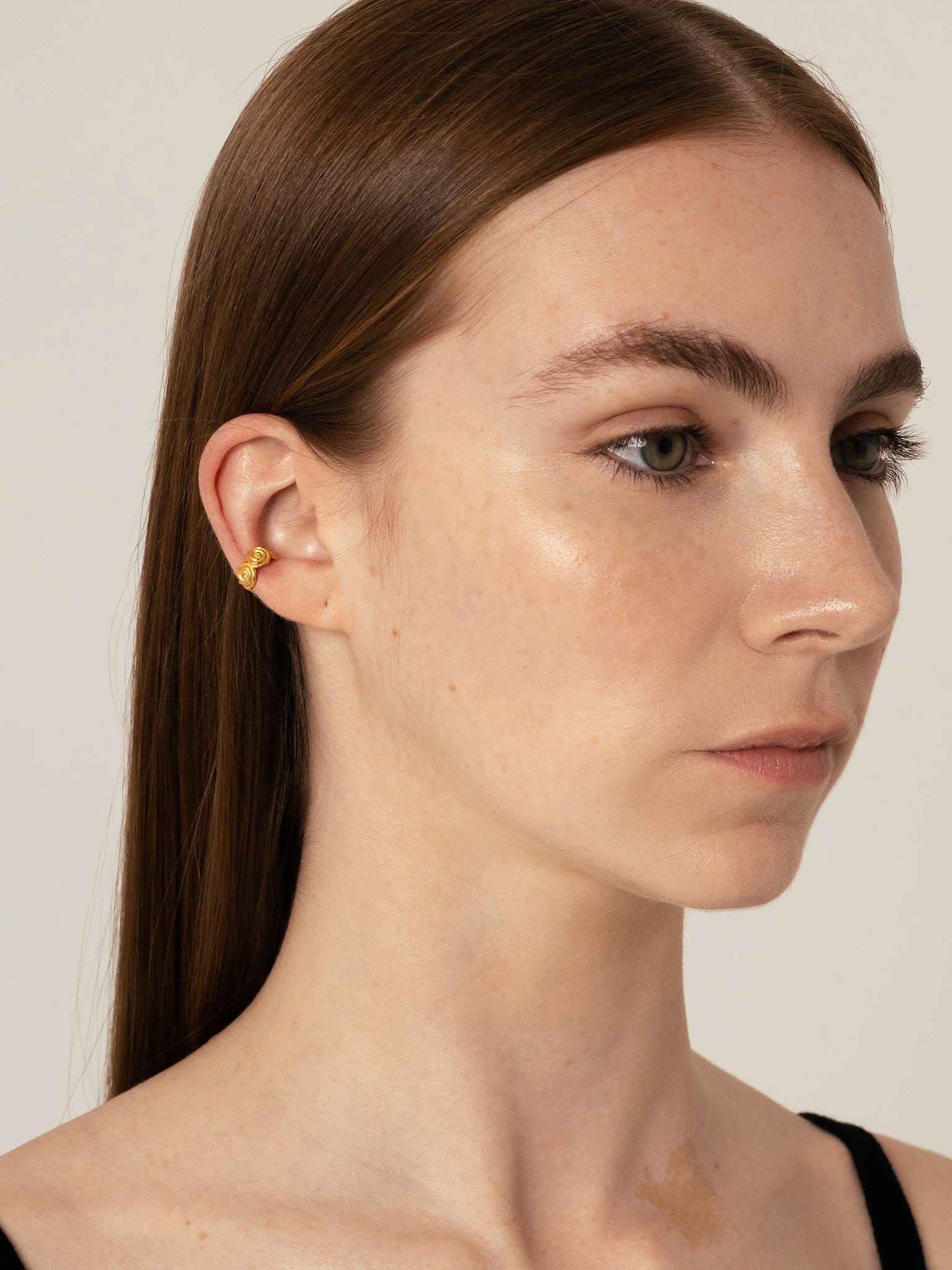 Origin Ear Cuff Gold made by Eva Remenyi