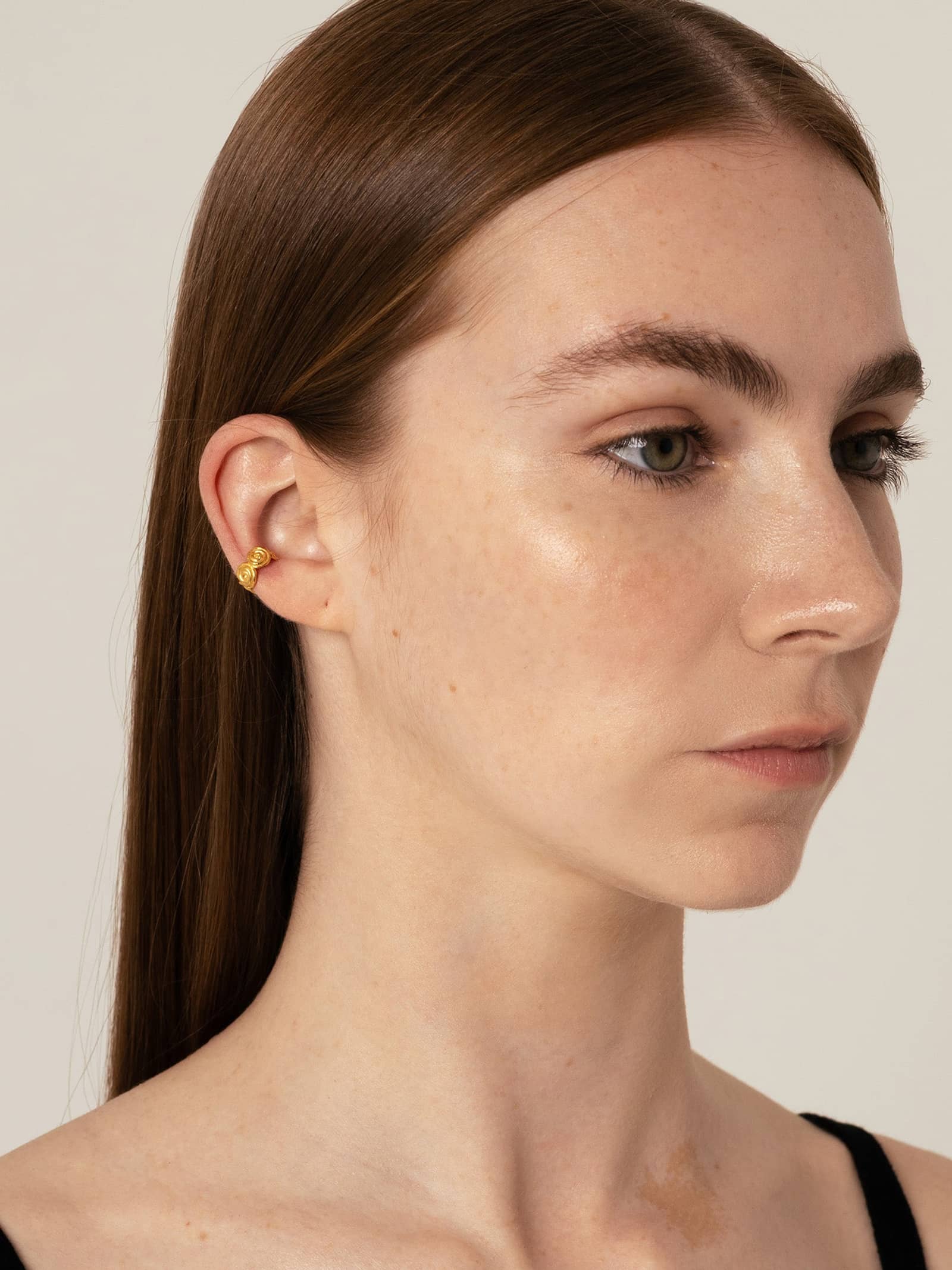 Origin Ear Cuff Gold made by Eva Remenyi