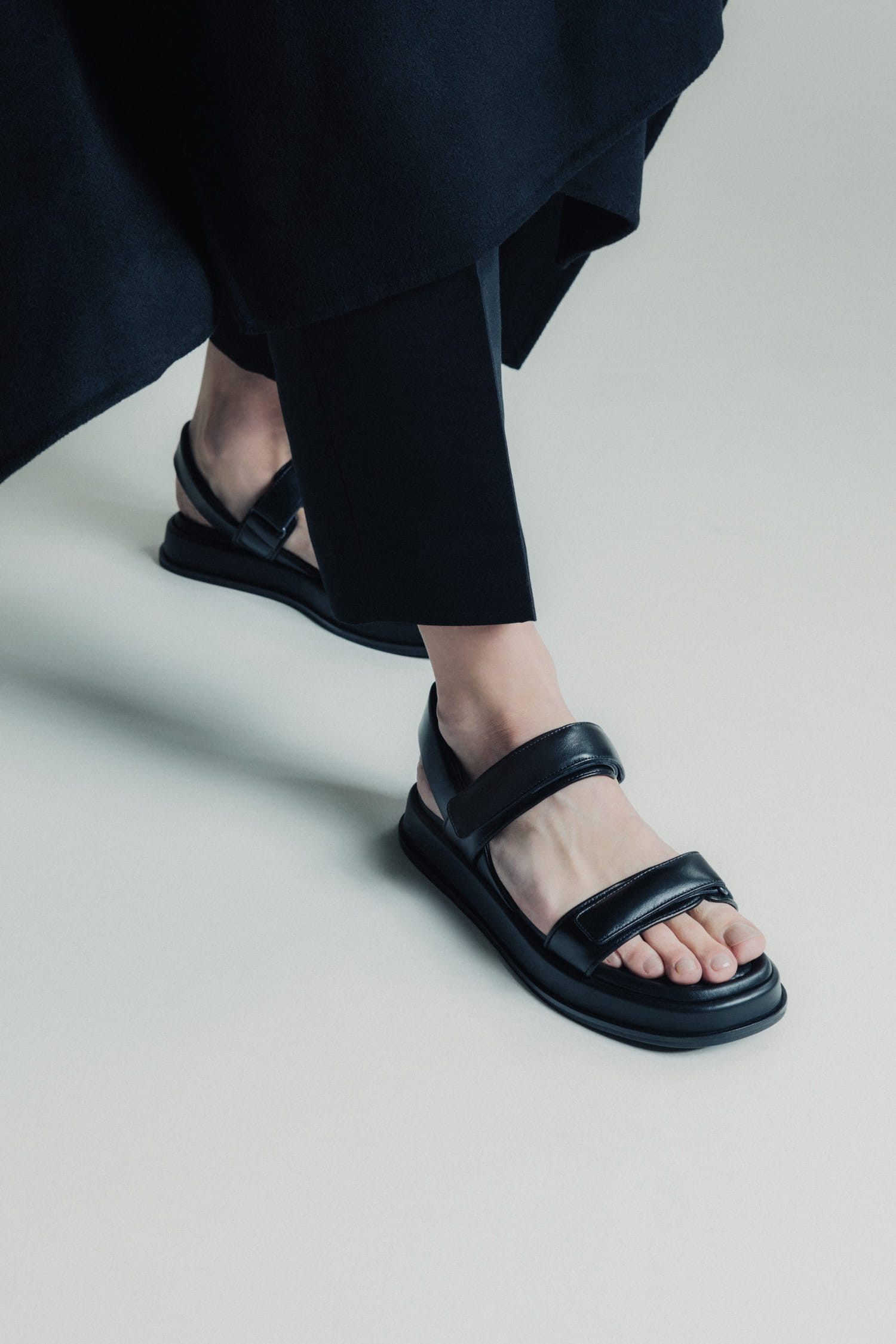 The Sporty Sandal - Black made by ESSEN