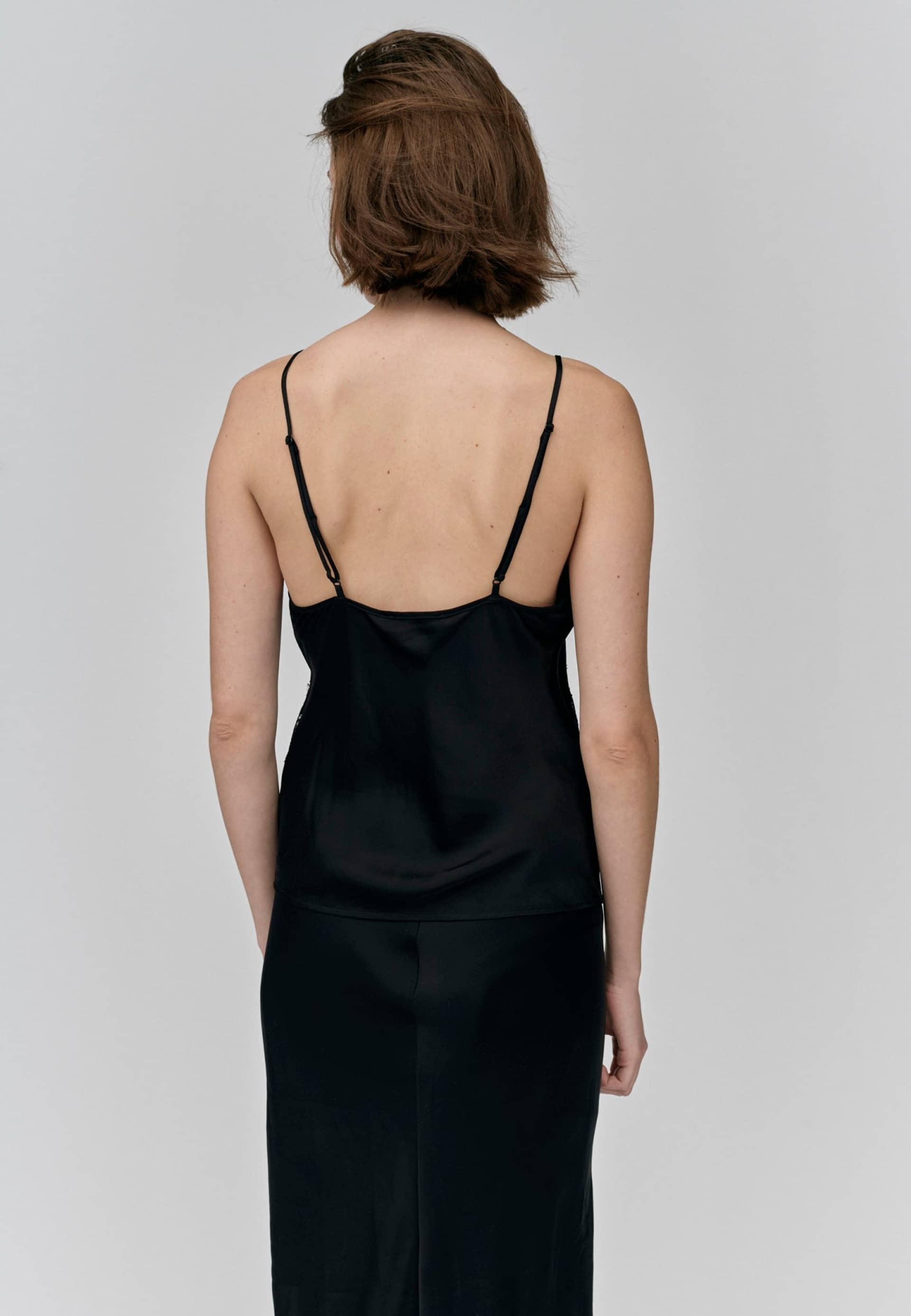 Jonna Top - Black in Black made by HERSKIND