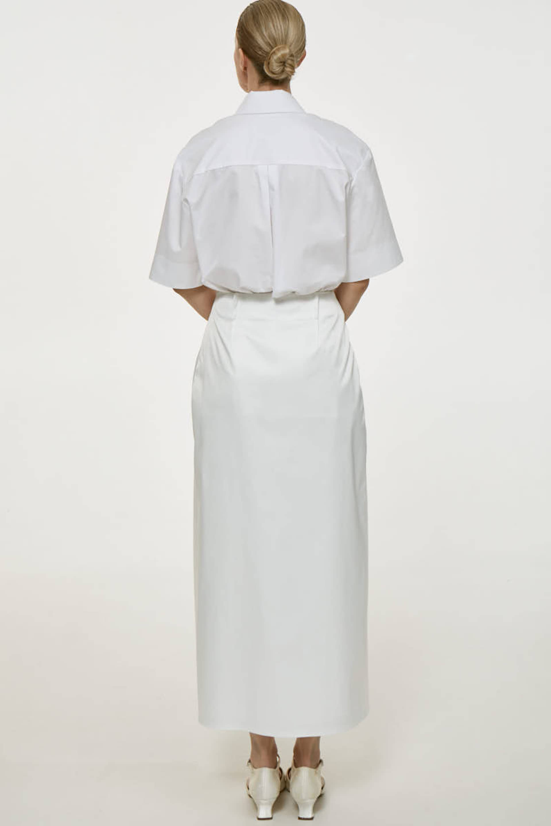 WHITE SKIRT made by DELEGAN Clothes