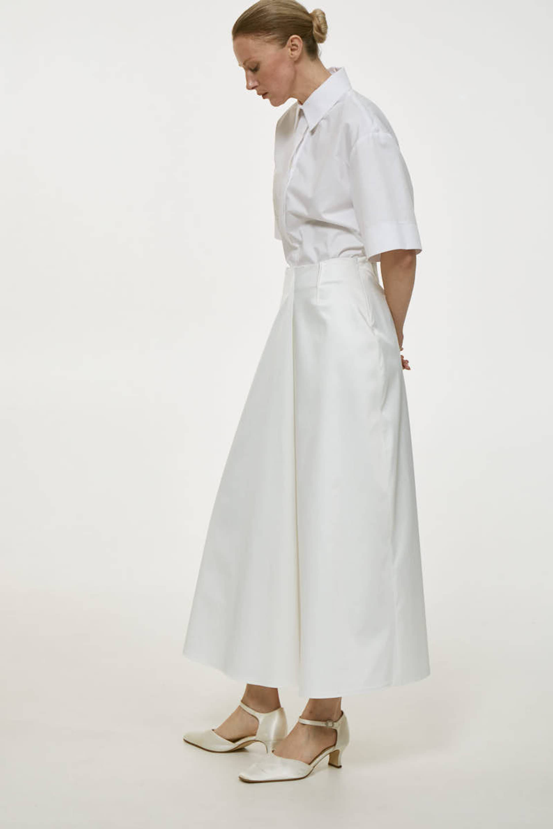 WHITE SKIRT made by DELEGAN Clothes