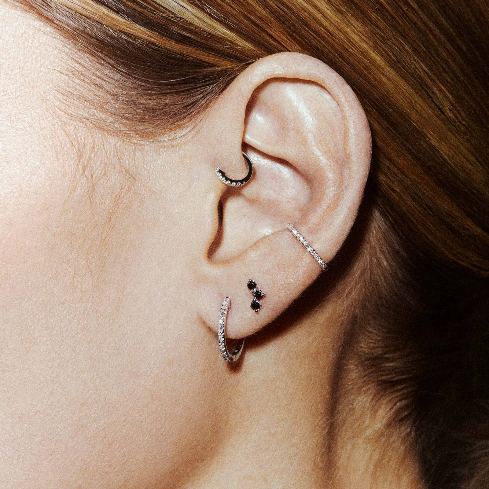 HONEY I'M HOME LABRET BLACK DIAMONDS & WHITE GOLD made by ENNUI