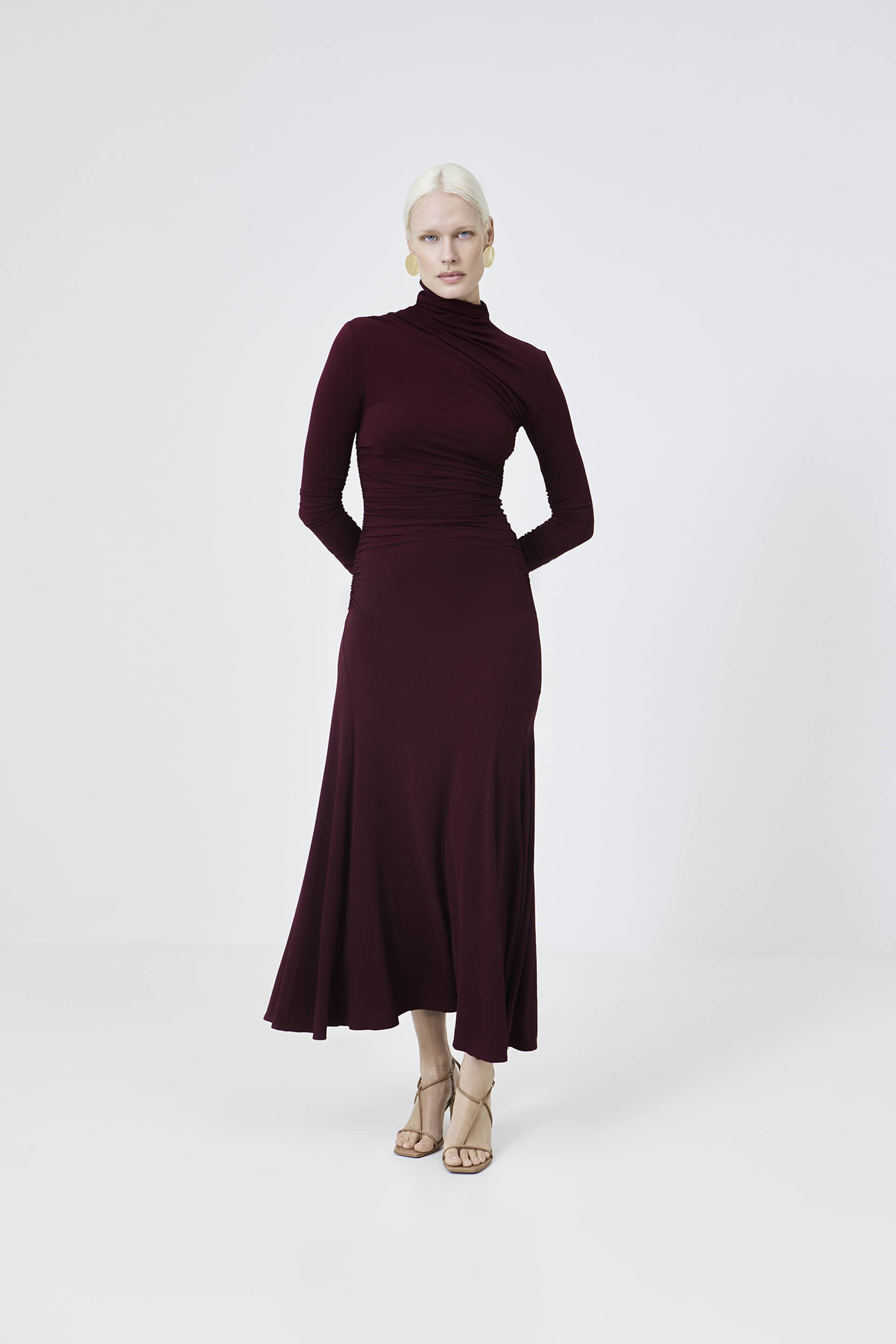 The Strappy Sandal - Almond made by ESSEN