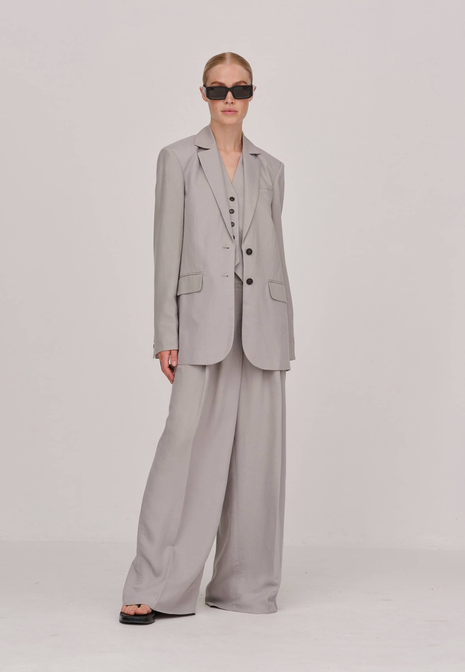 Mercy Blazer - Stone made by HERSKIND