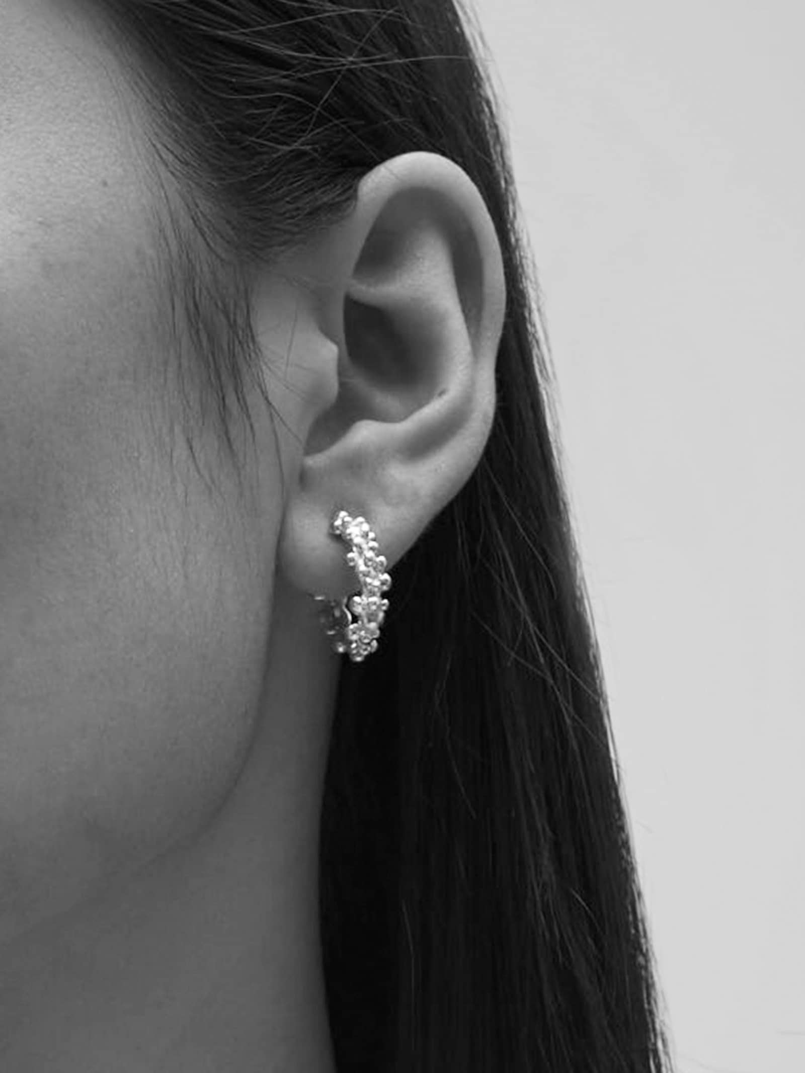 Céleste Deux Small Hoop Earrings Silver made by Eva Remenyi