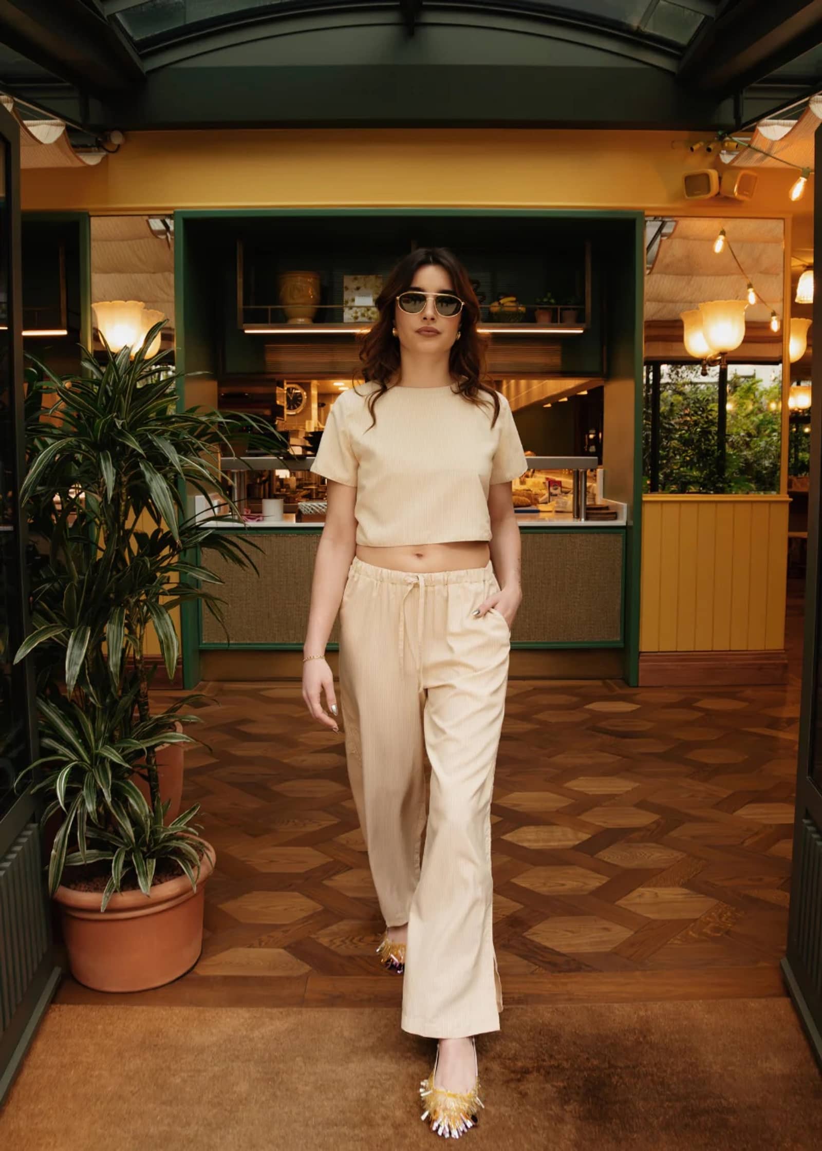 Le Pantalon Paros in Beige made by ÂGE Paris