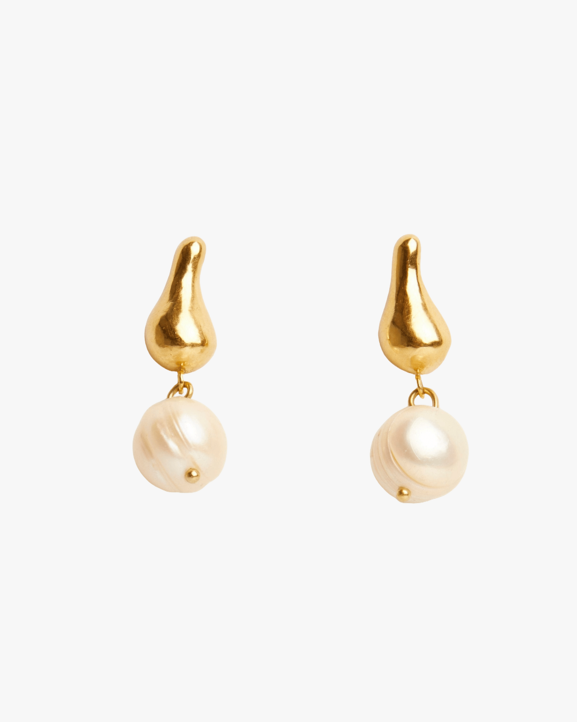 PERA EARRINGS made by Carolina De Barros