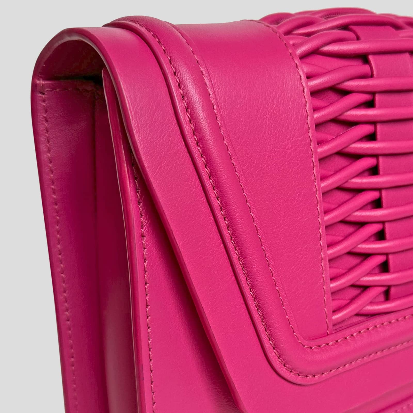 Mini Giovanna fuchsia braided clutch made by Yliana Yepez