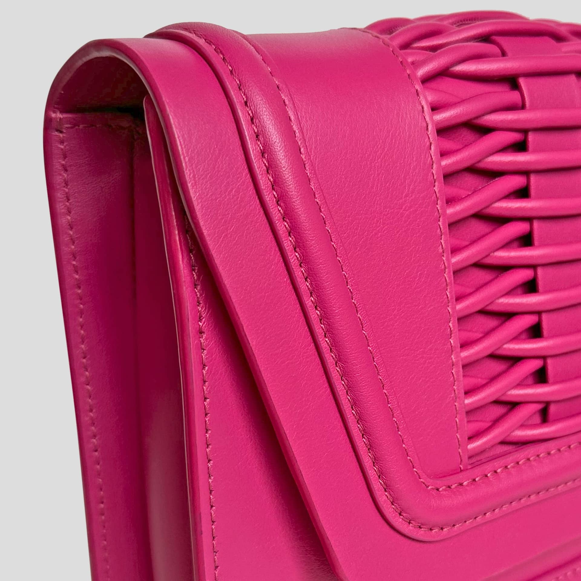 Mini Giovanna fuchsia braided clutch made by Yliana Yepez