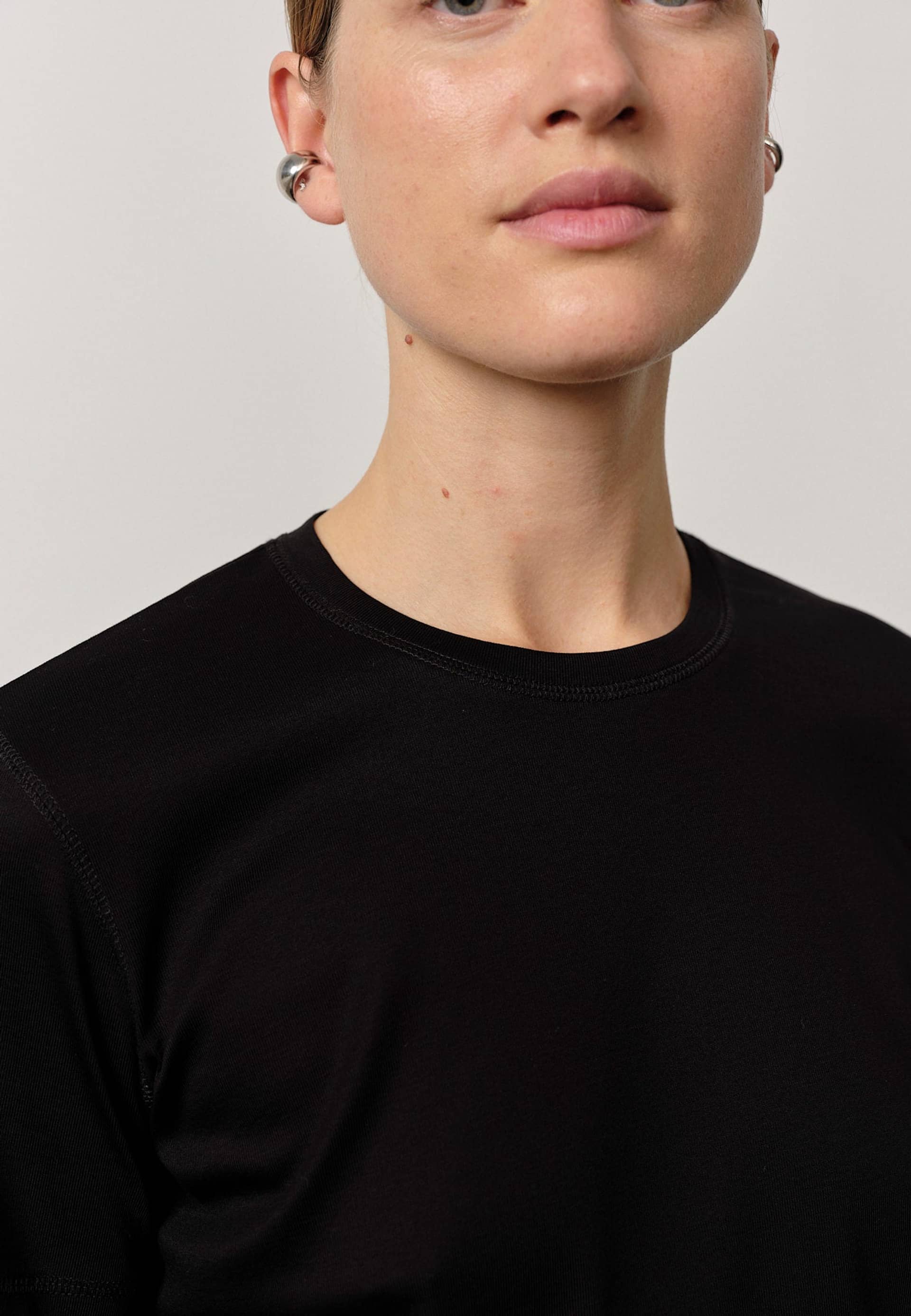 Ditlev T-shirt - Black made by HERSKIND