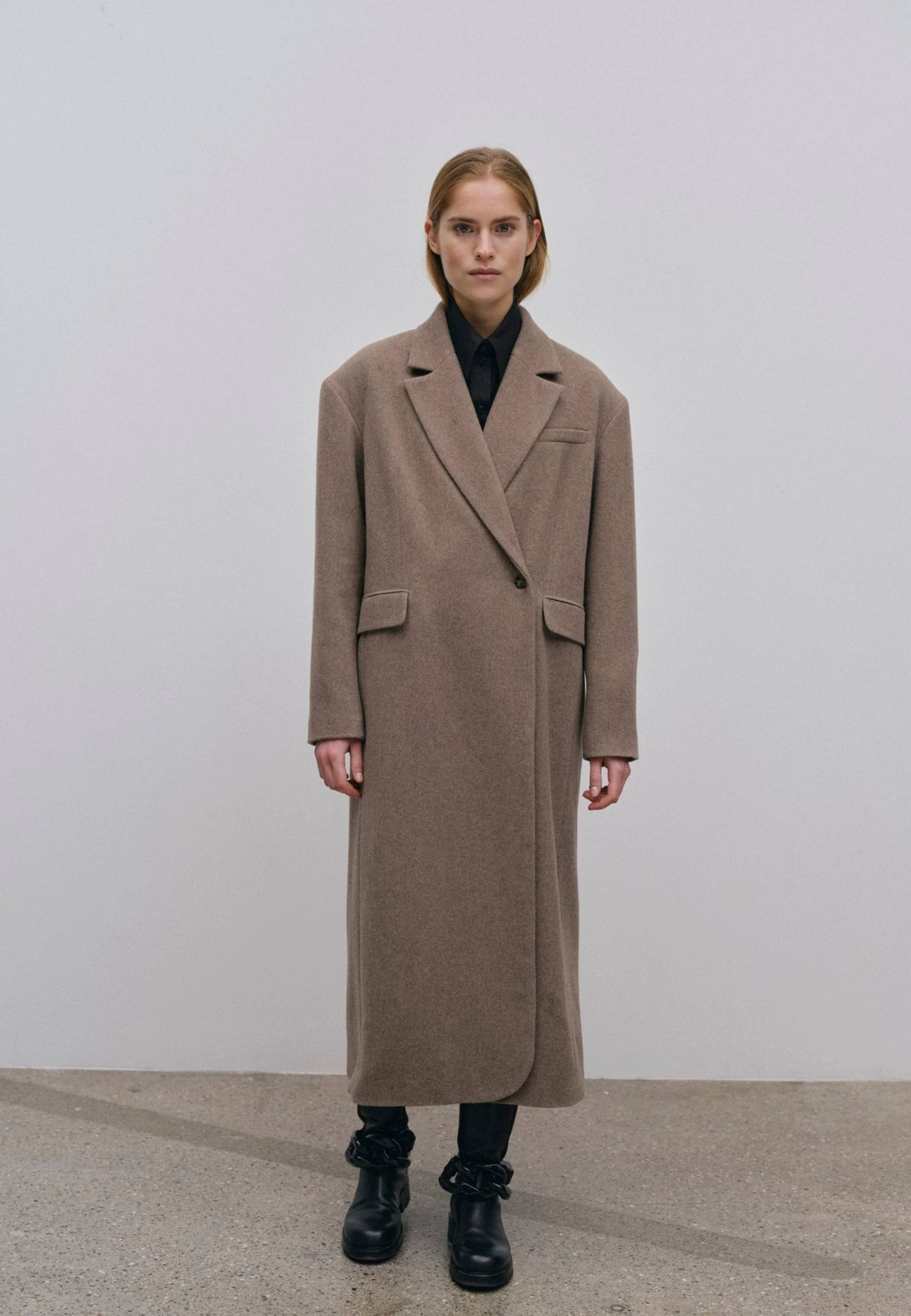 Wanda Coat - Deep Sand made by HERSKIND