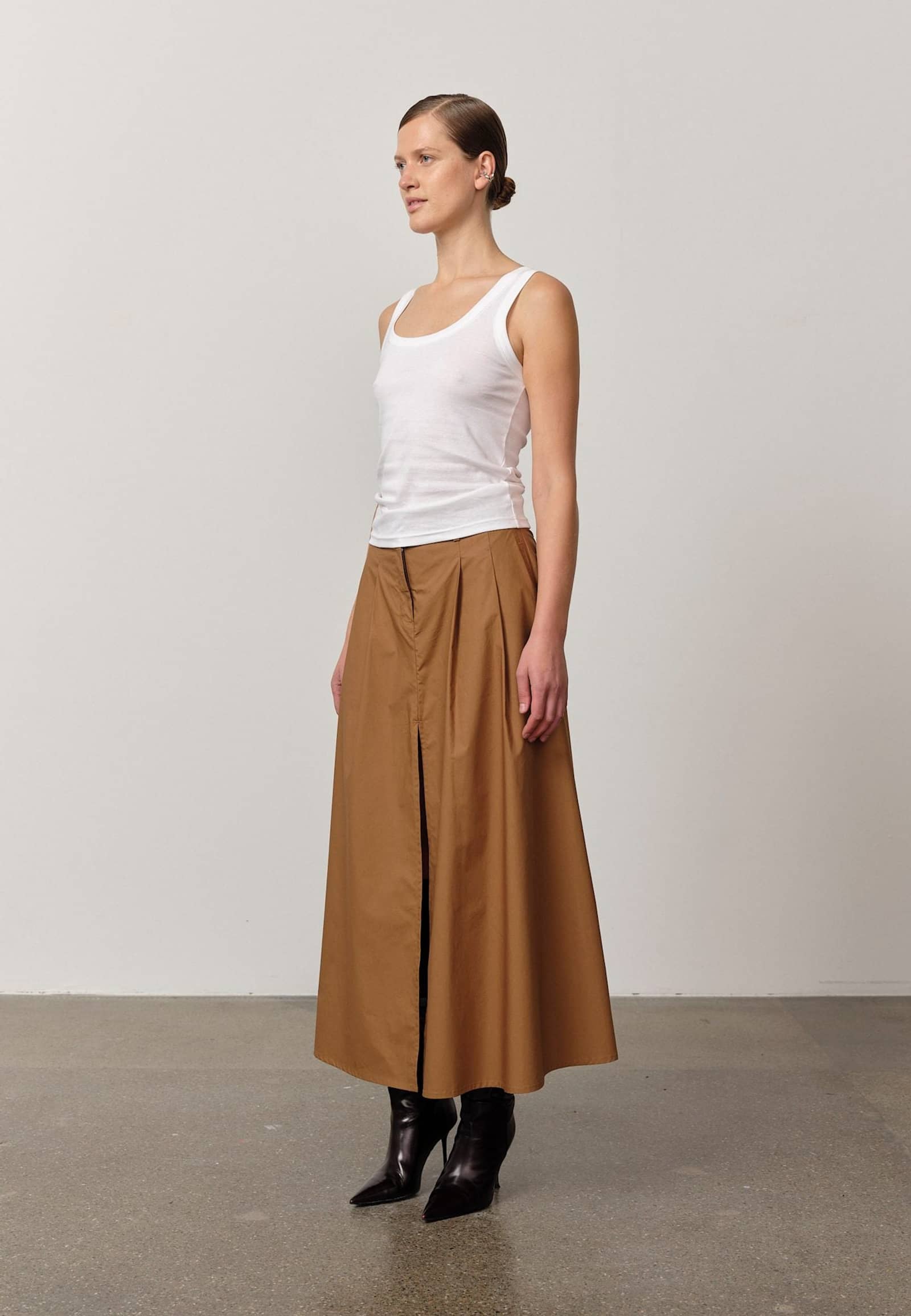 Bryan Skirt - Khaki made by HERSKIND