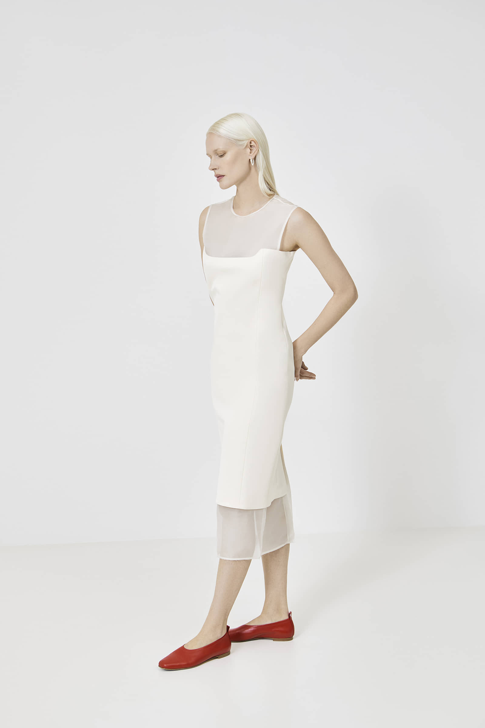 The Foundation Flat - Red made by ESSEN