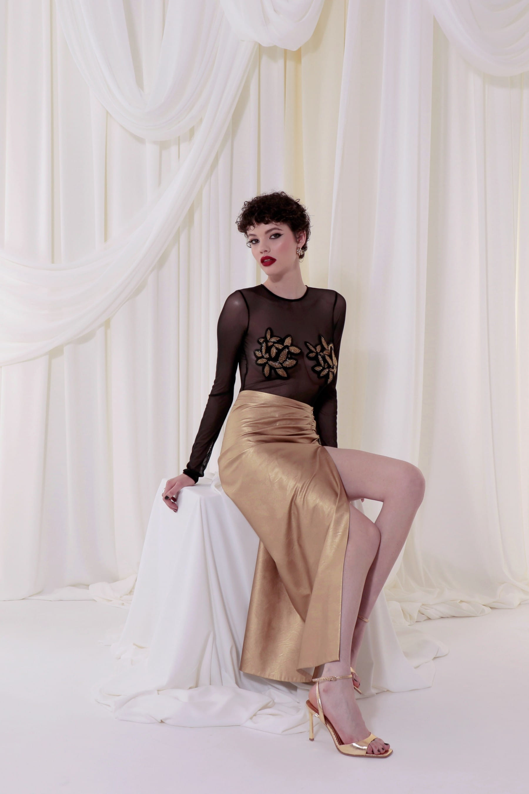 Dress Tomira Gold And Black made by HALEWSKI