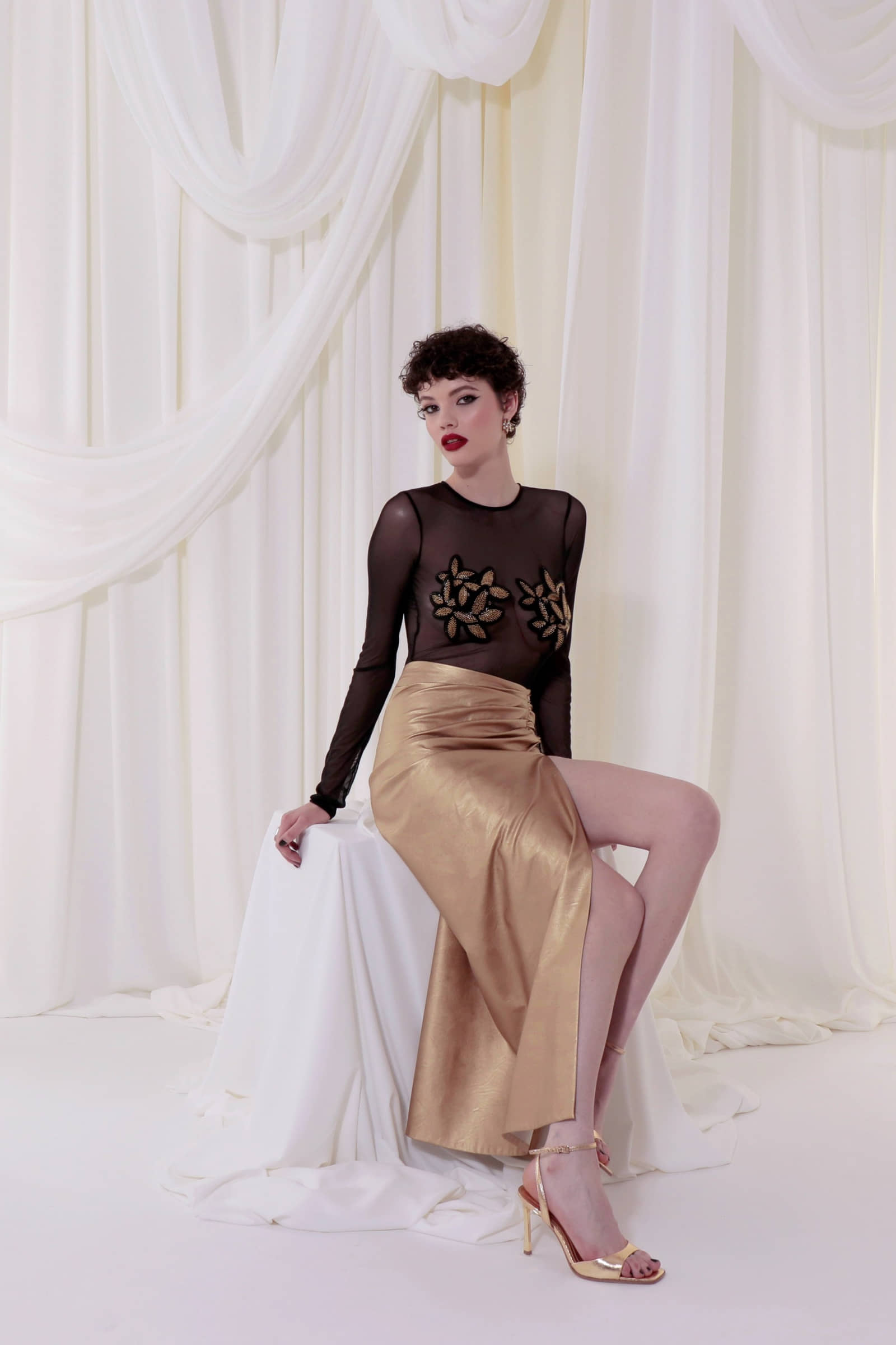 Dress Tomira Gold And Black made by HALEWSKI