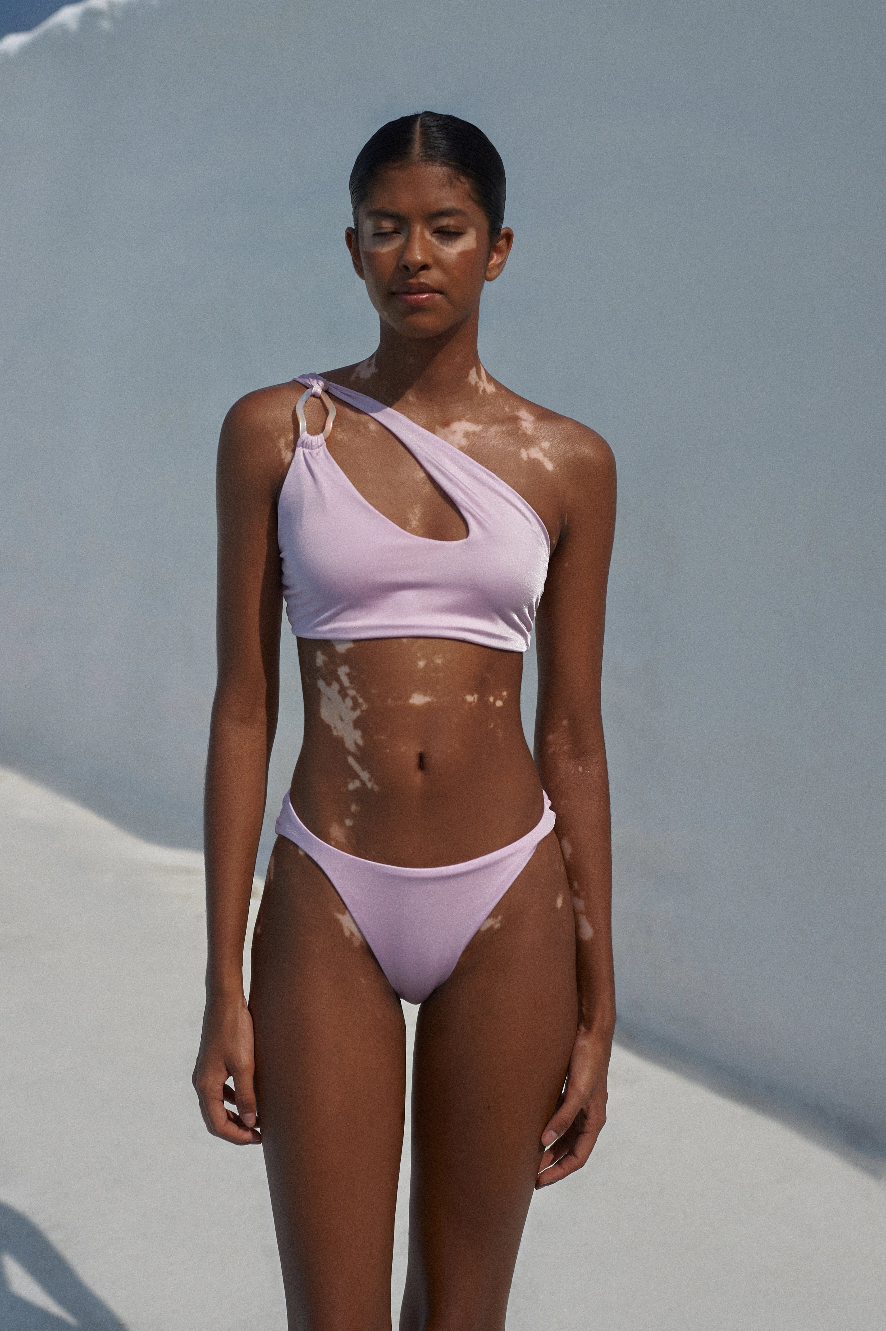 Such a top made by BAOBAB