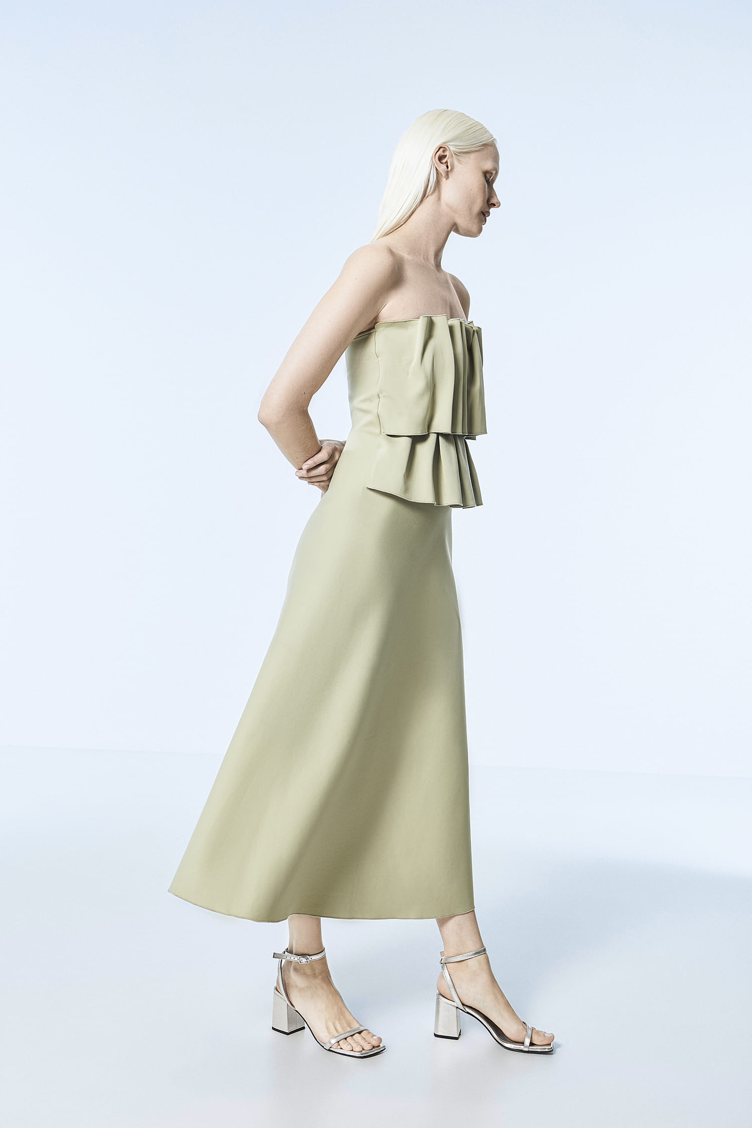 The Elevated Essential - Silver made by ESSEN