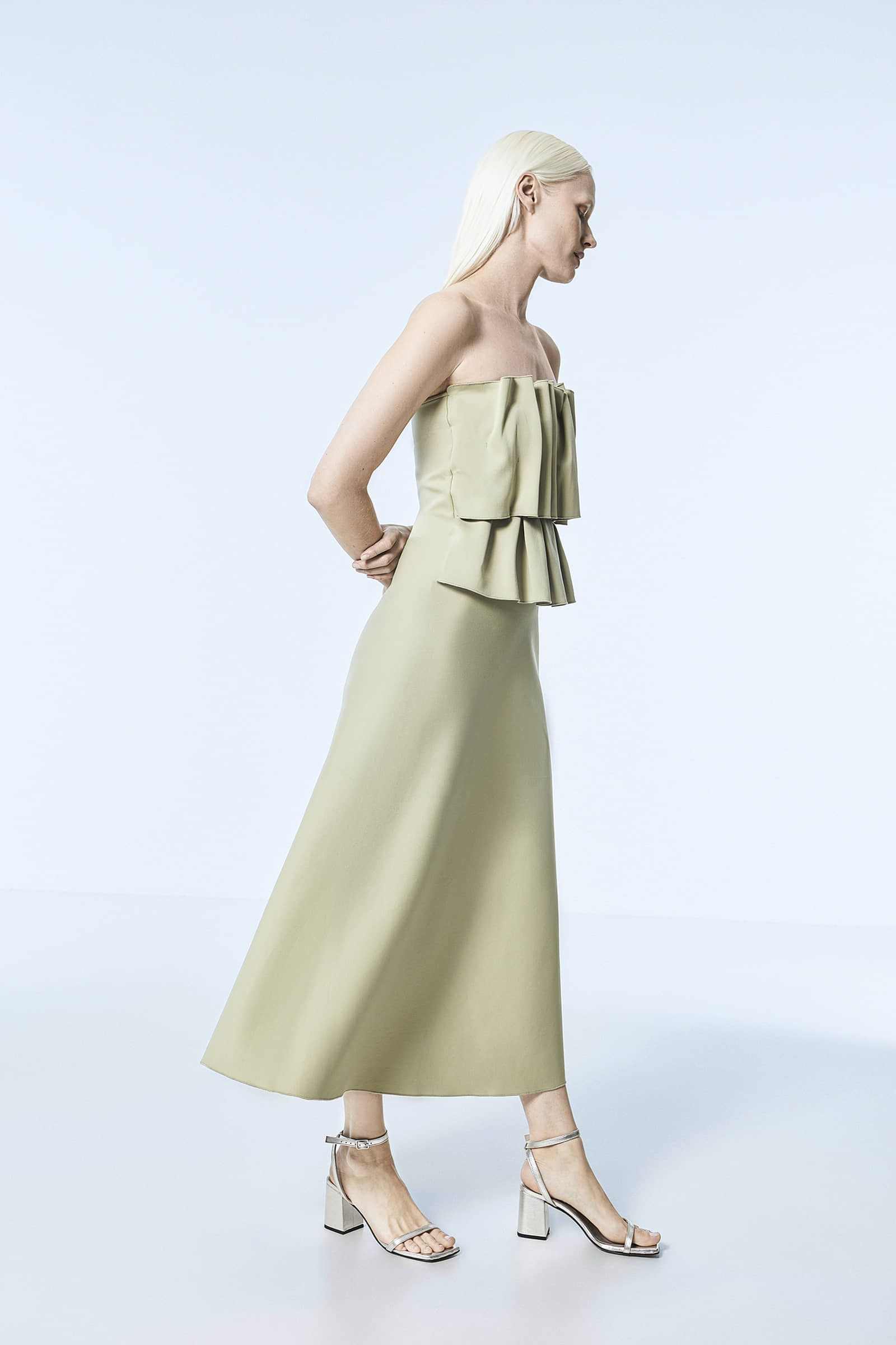 The Elevated Essential - Silver made by ESSEN