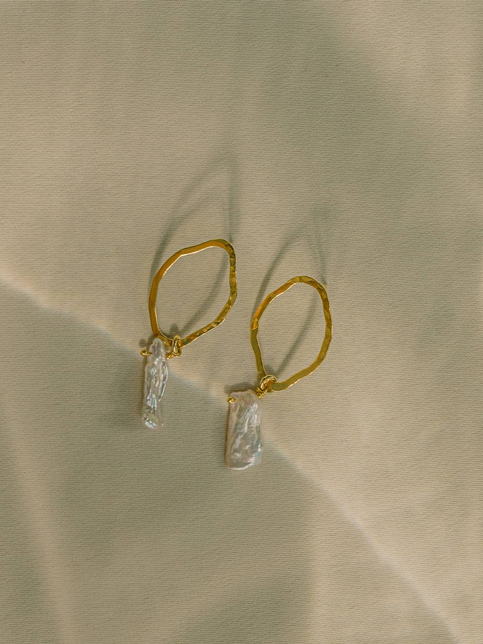 Euphoria Earrings in Gold made by Eva Remenyi