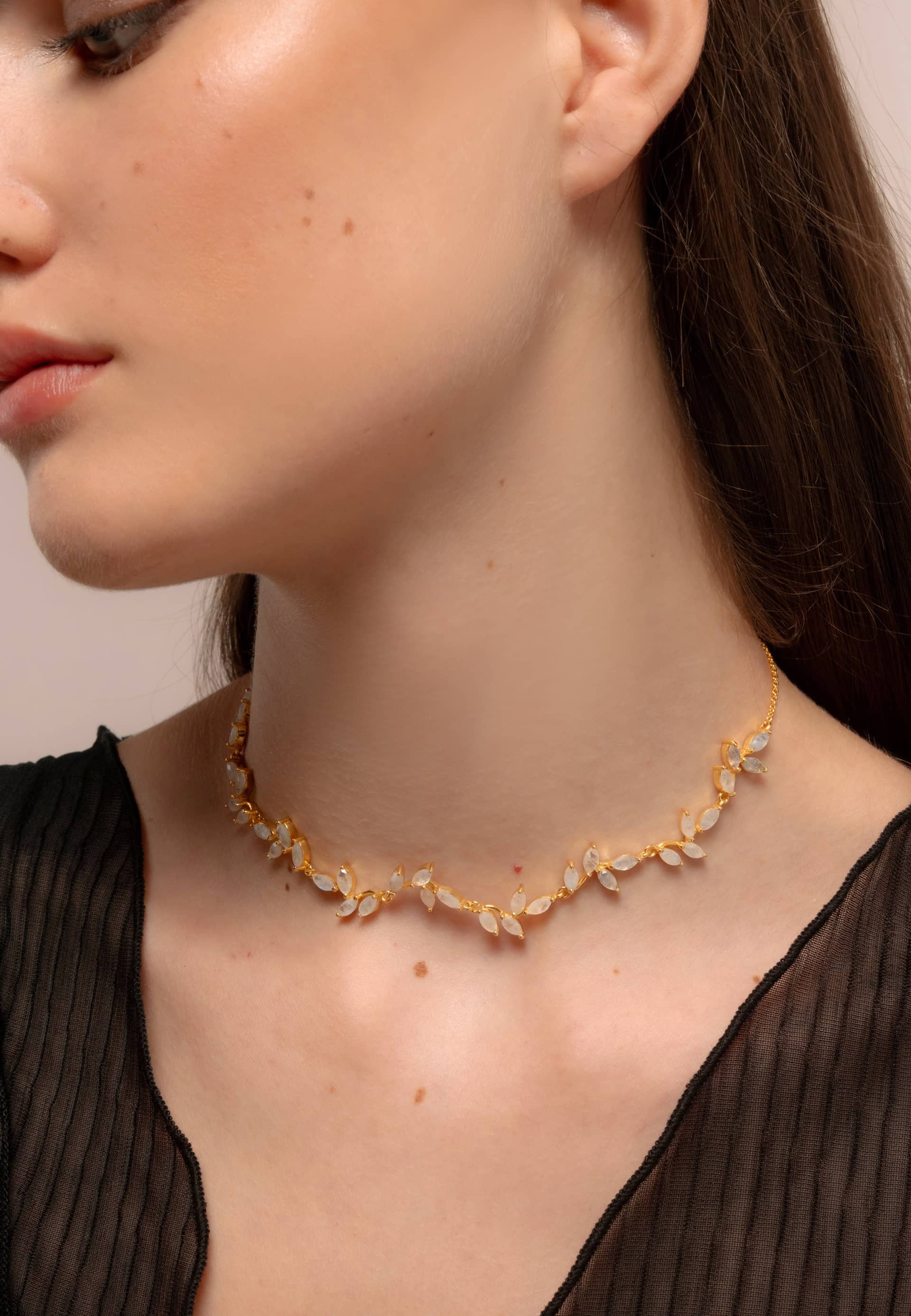 Collar Padma Piedraluna made by Lavani Jewels