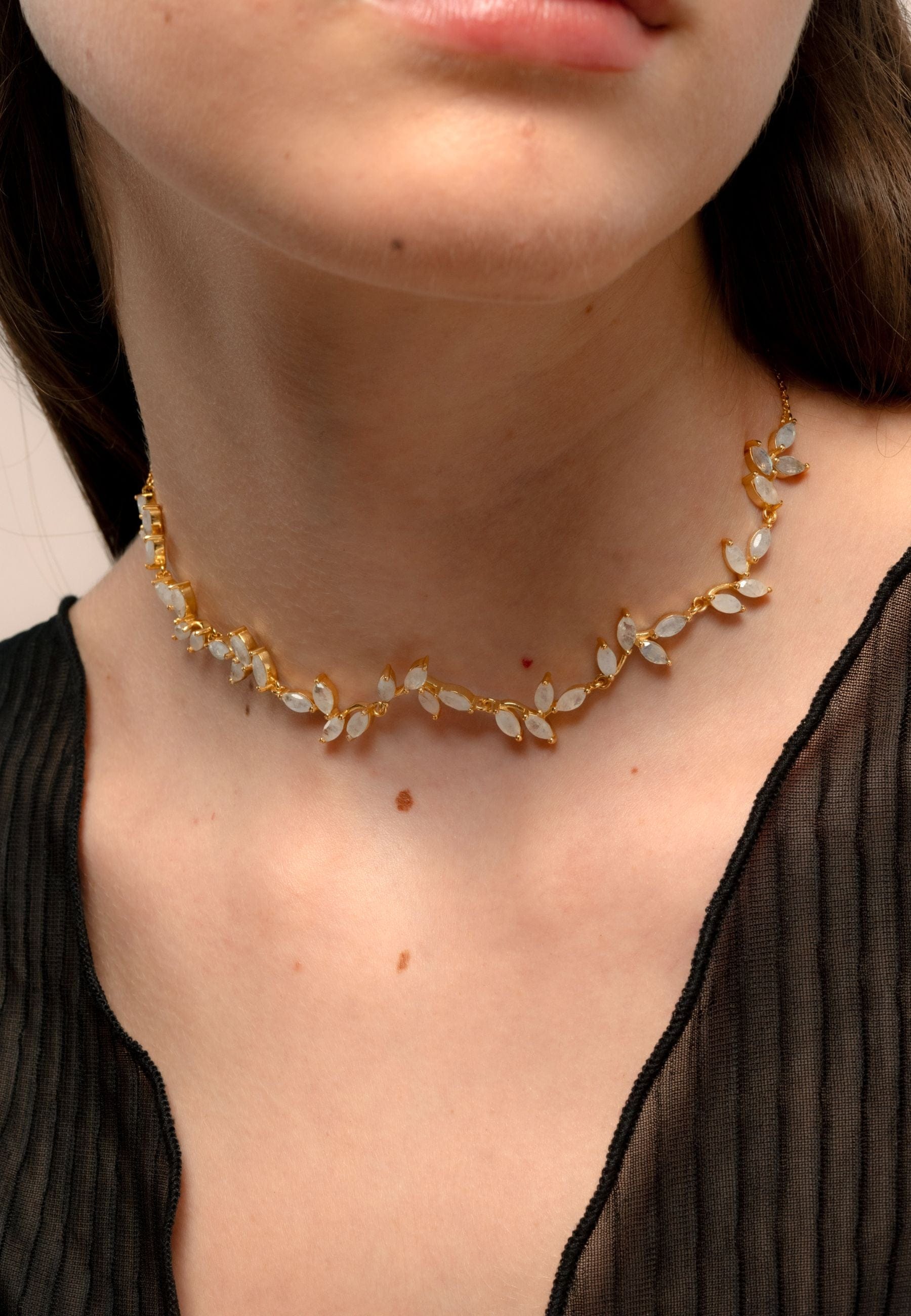 Collar Padma Piedraluna made by Lavani Jewels