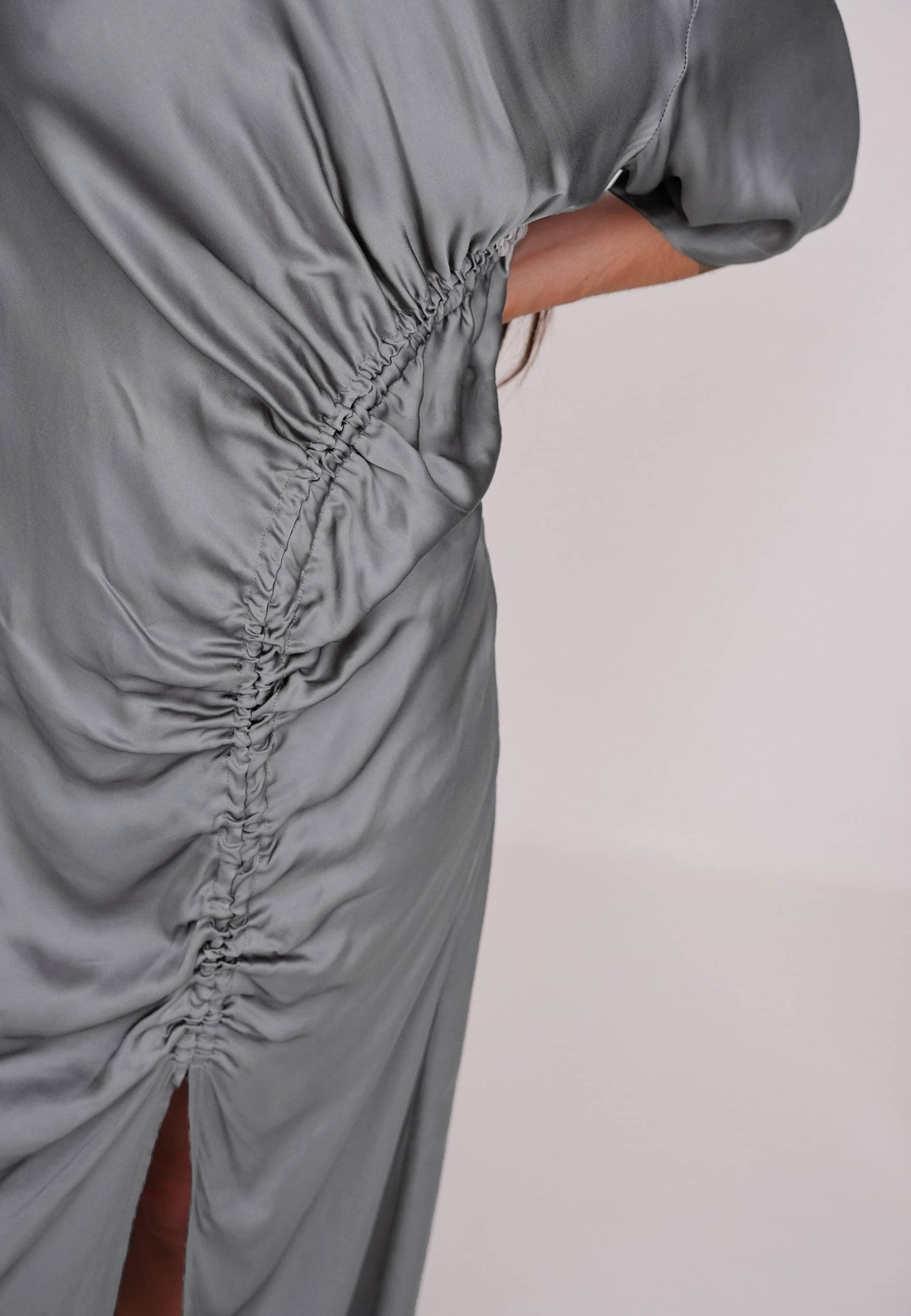 Sabastian Dress - Stone made by HERSKIND