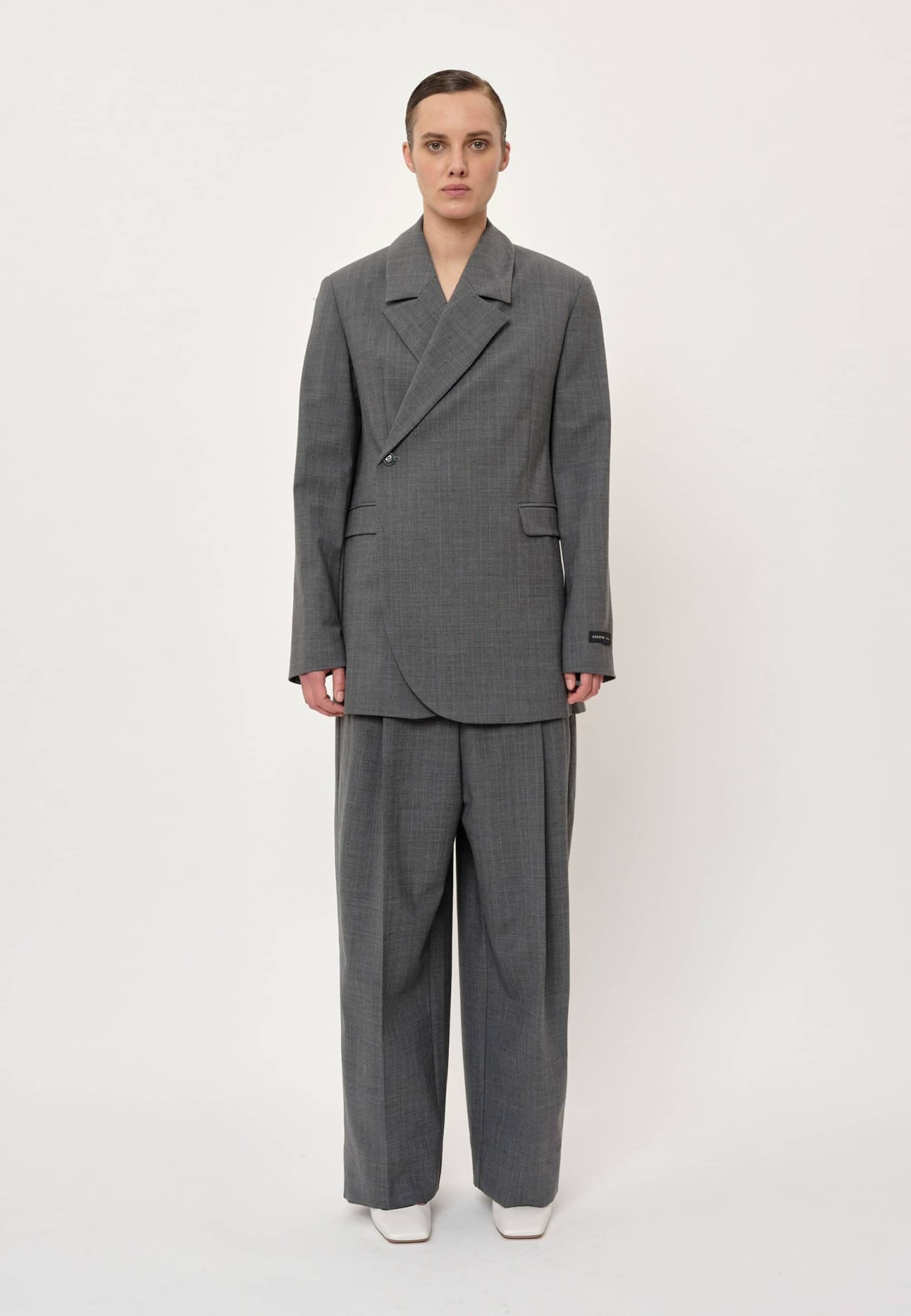 Carla Pants - Ligth Grey Pinstripe made by HERSKIND