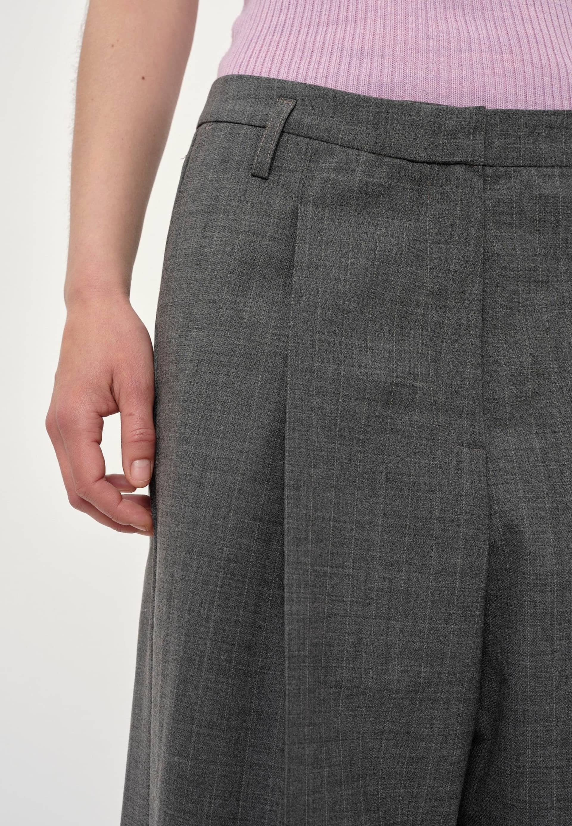 Carla Pants - Ligth Grey Pinstripe made by HERSKIND