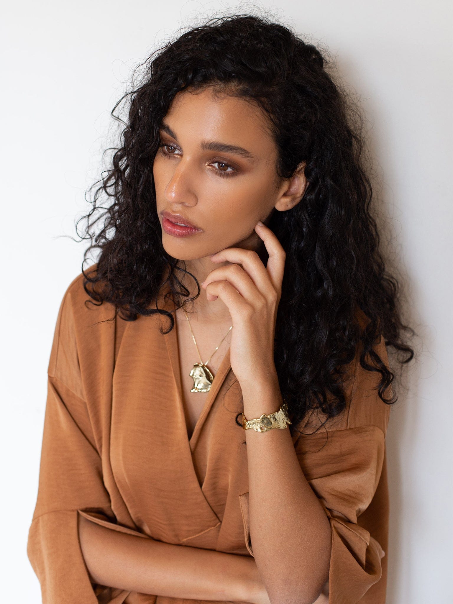 Talisman Moon Necklace Gold in Gold made by Eva Remenyi