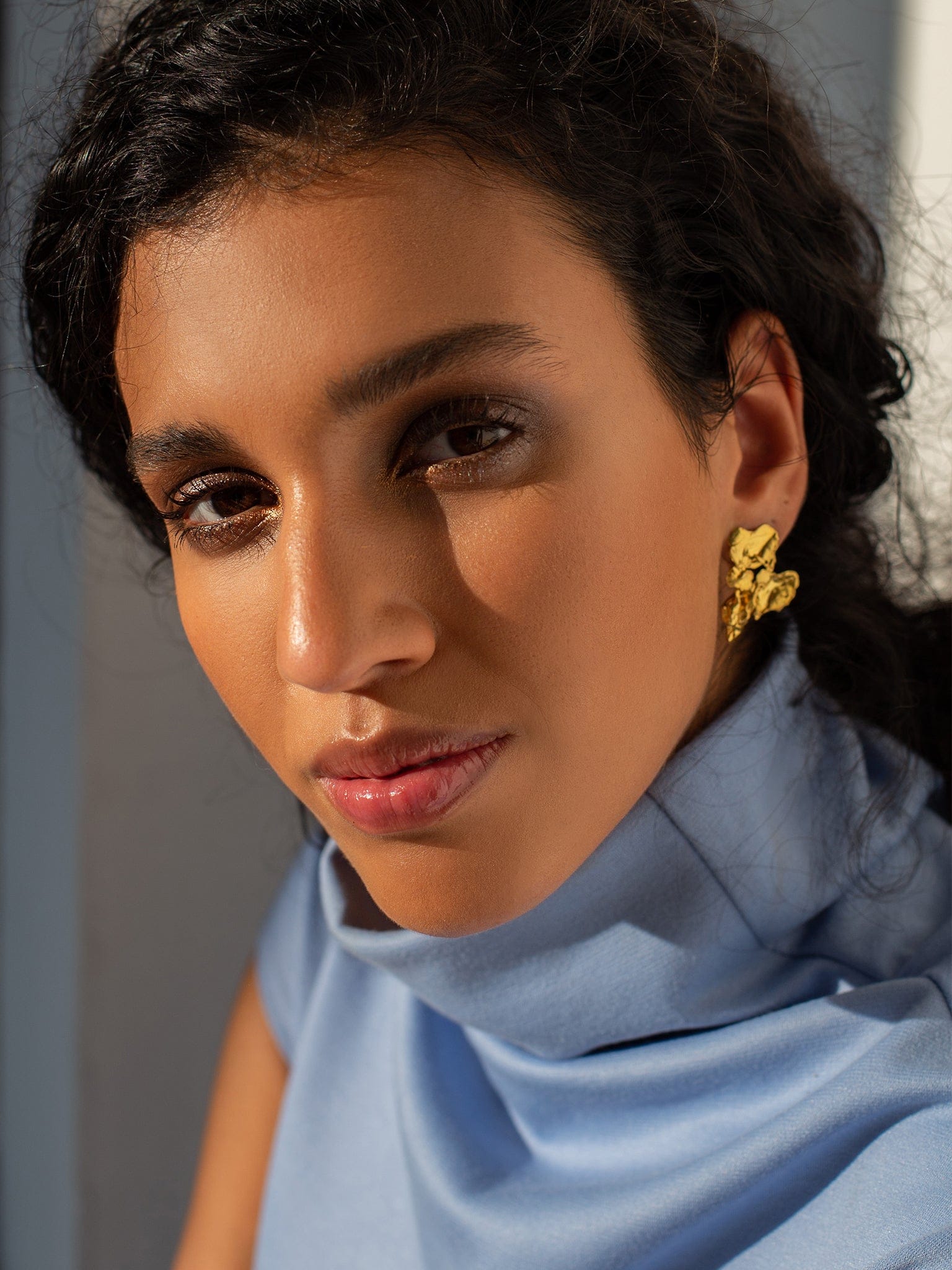 Talisman Mystery Earrings Gold in Gold made by Eva Remenyi