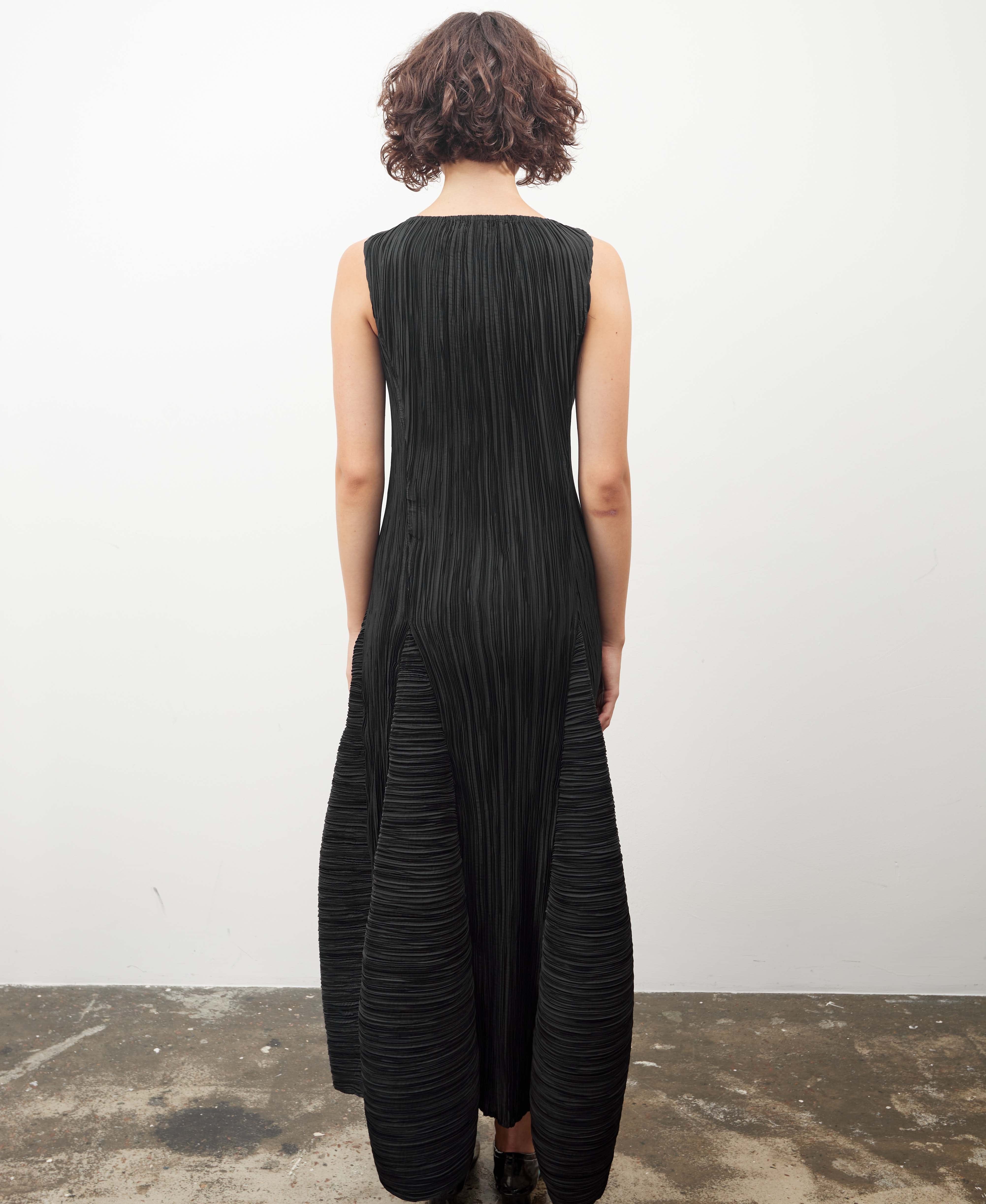 Maxi sleeveless pleated DRESS made by Tamar Keburia