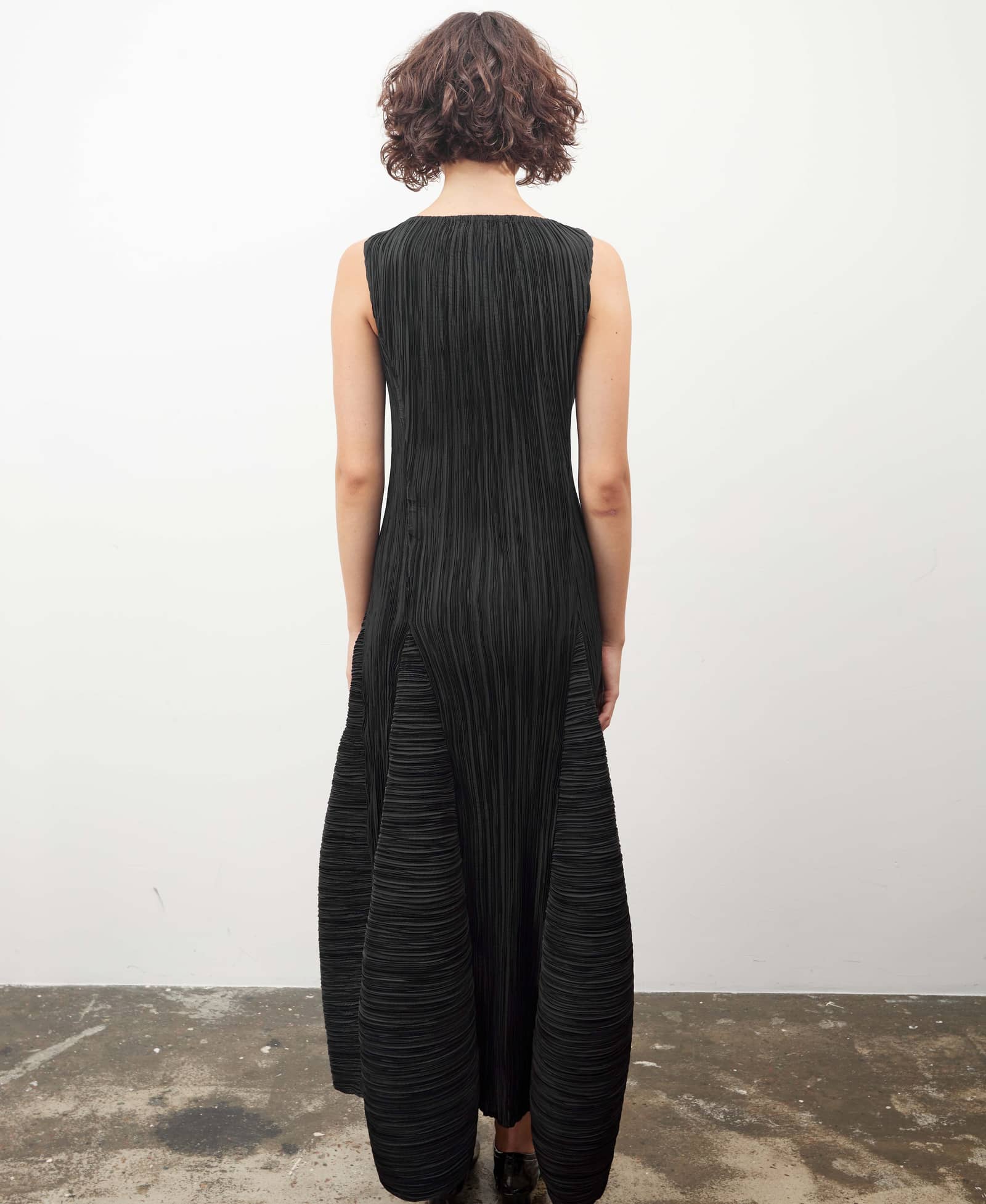 Maxi sleeveless pleated DRESS made by Tamar Keburia