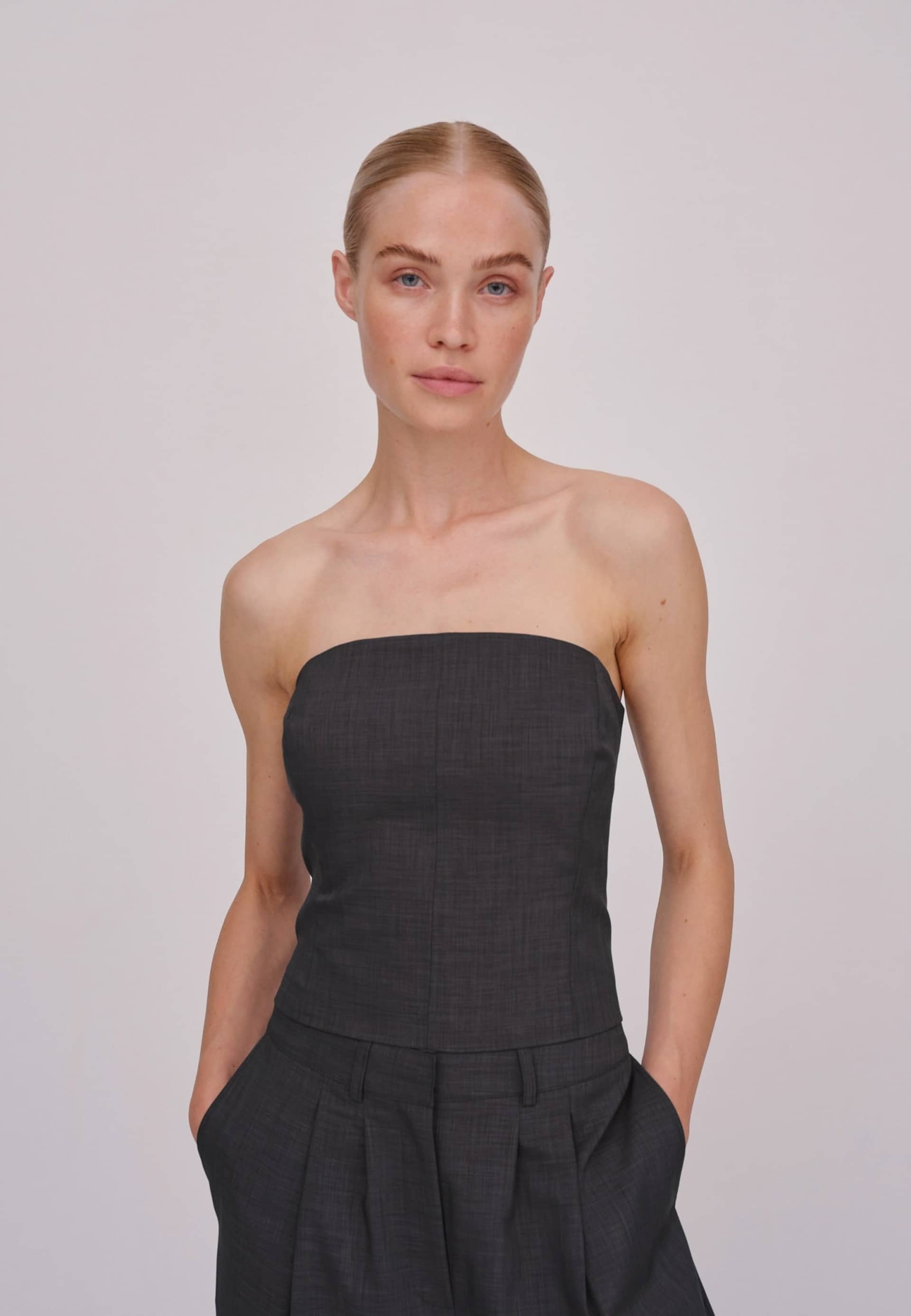 Cosima Top - Ebony made by HERSKIND