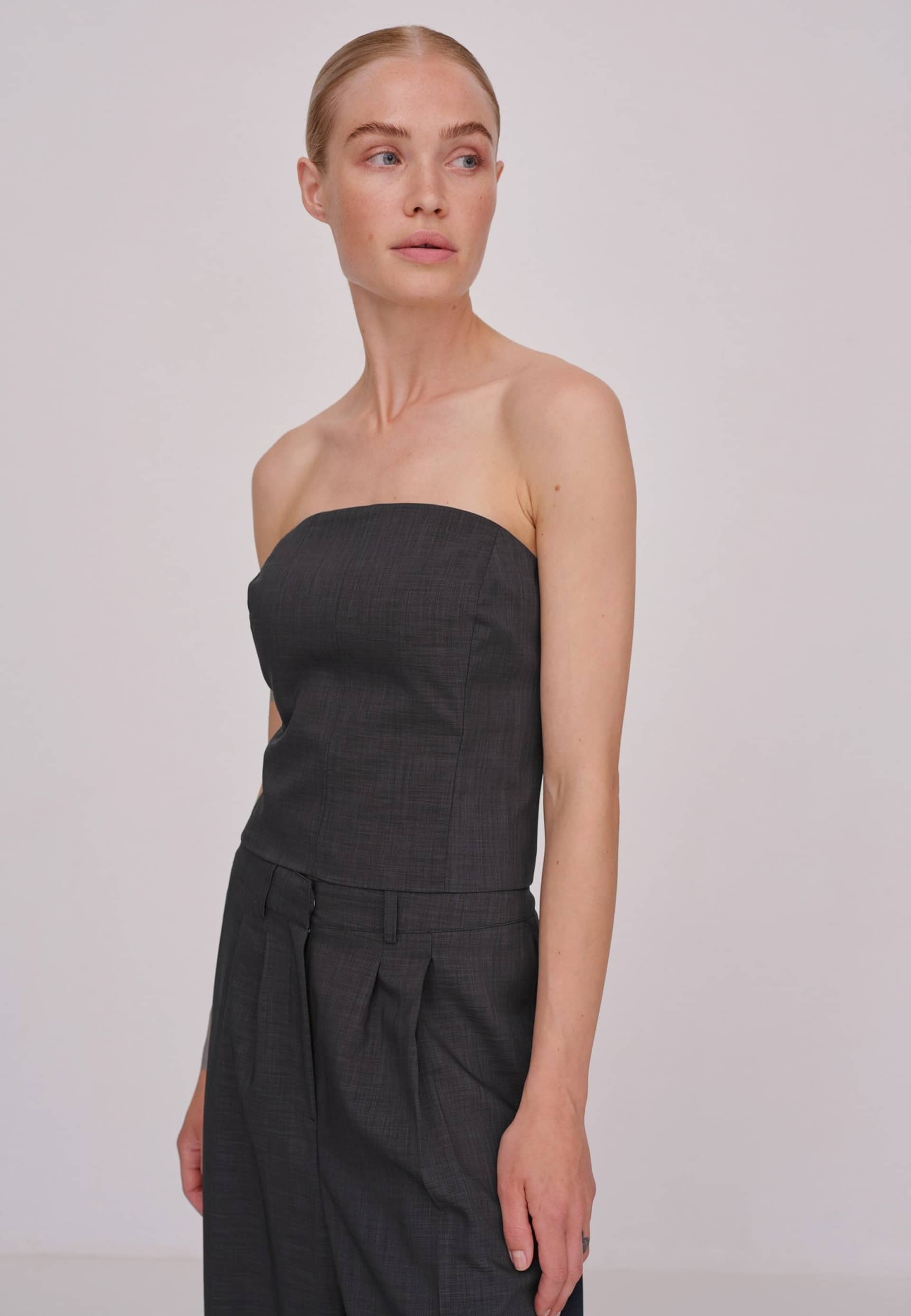 Cosima Top - Ebony made by HERSKIND