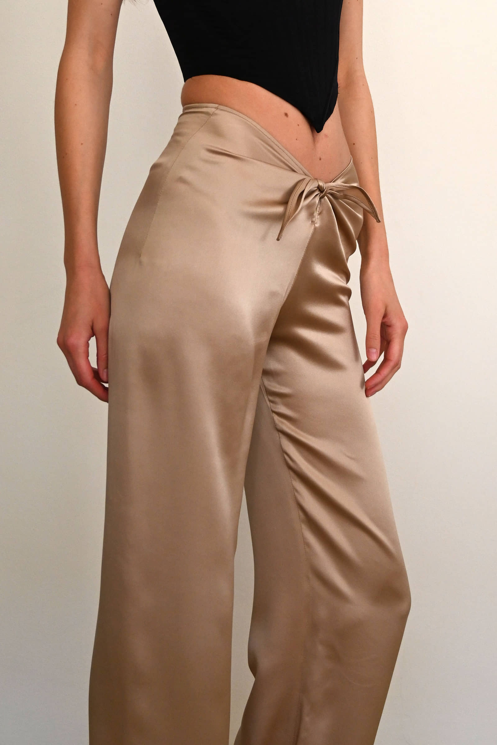 NIGHT BOW made by Alice Pons Milano