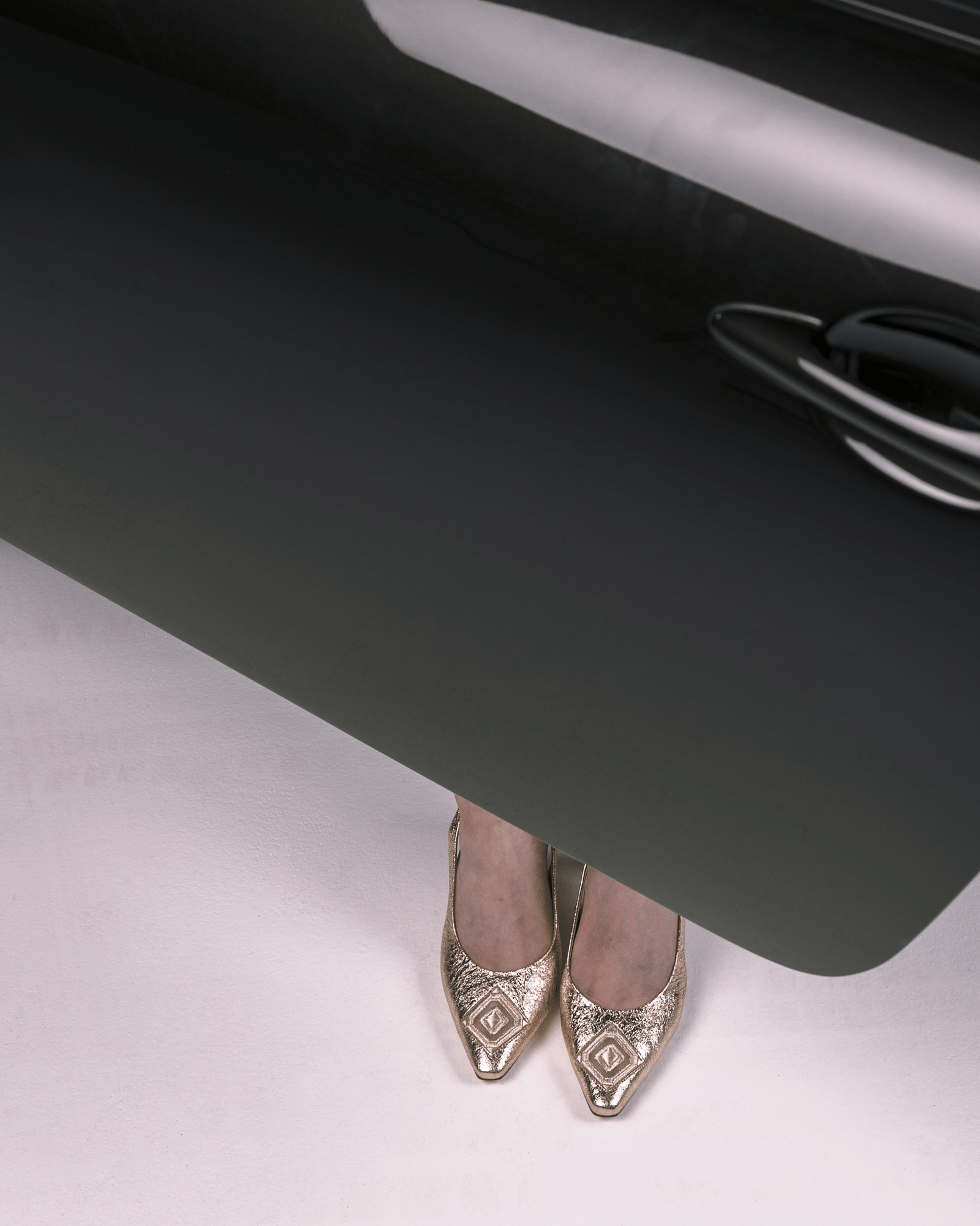 Diamond Slingback 85 Molten Gold in Gold made by ATANA