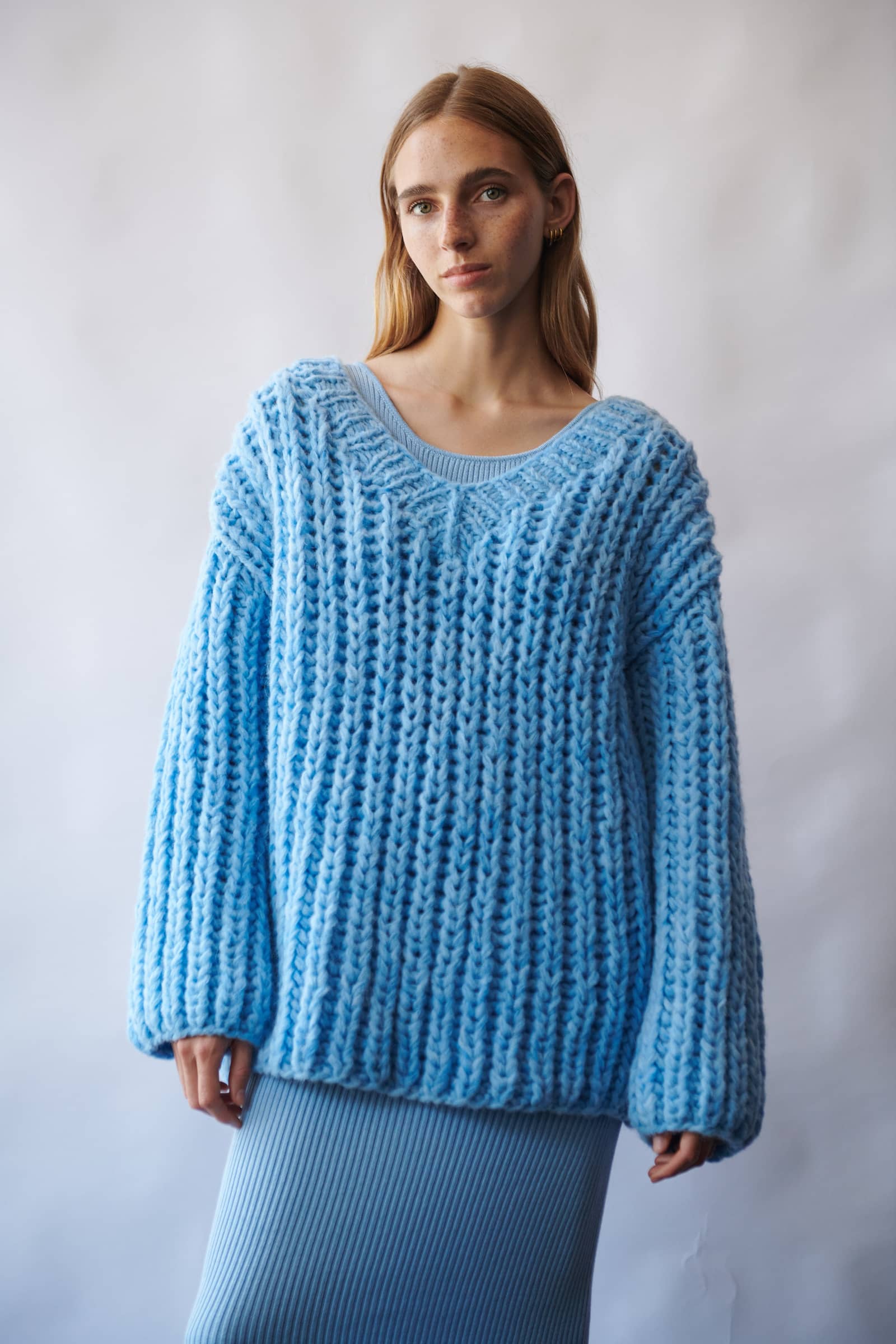 PAPAYA sweater in Blue made by AYNI