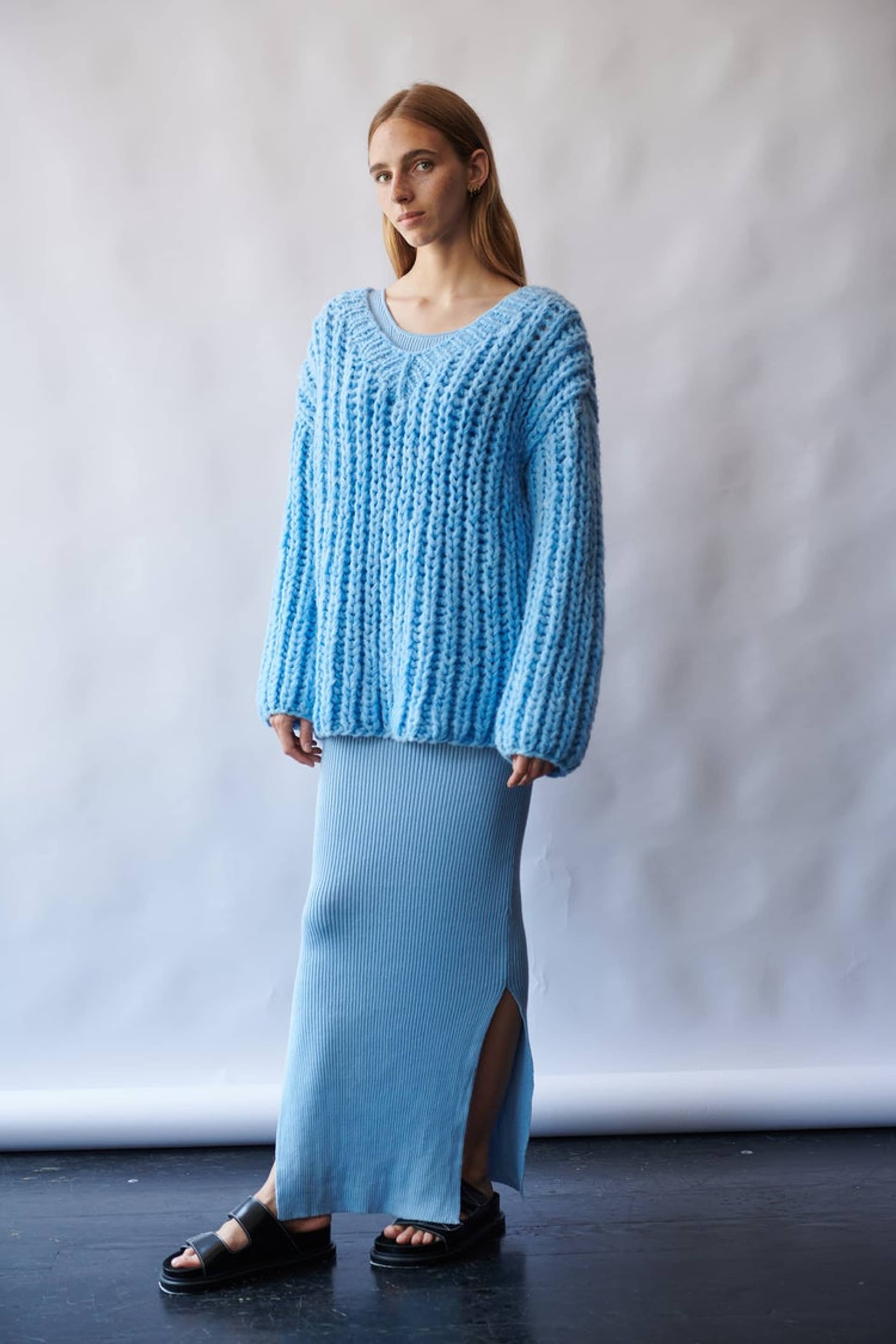 PAPAYA sweater in Blue made by AYNI