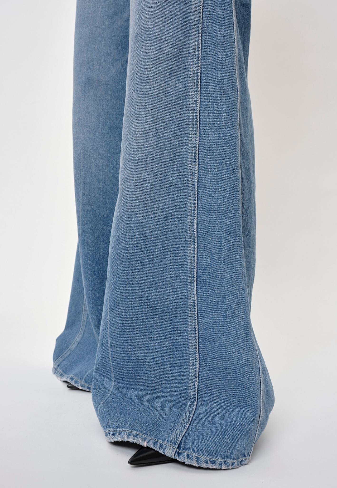 Katja Jeans - Light Indigo (Leg Size 30" - Short) made by HERSKIND